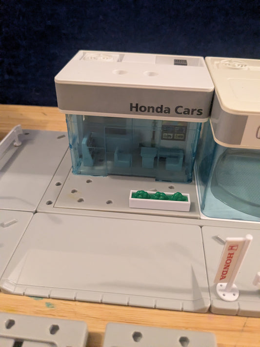 Tomy Tomica Town Honda Garage/Showroom