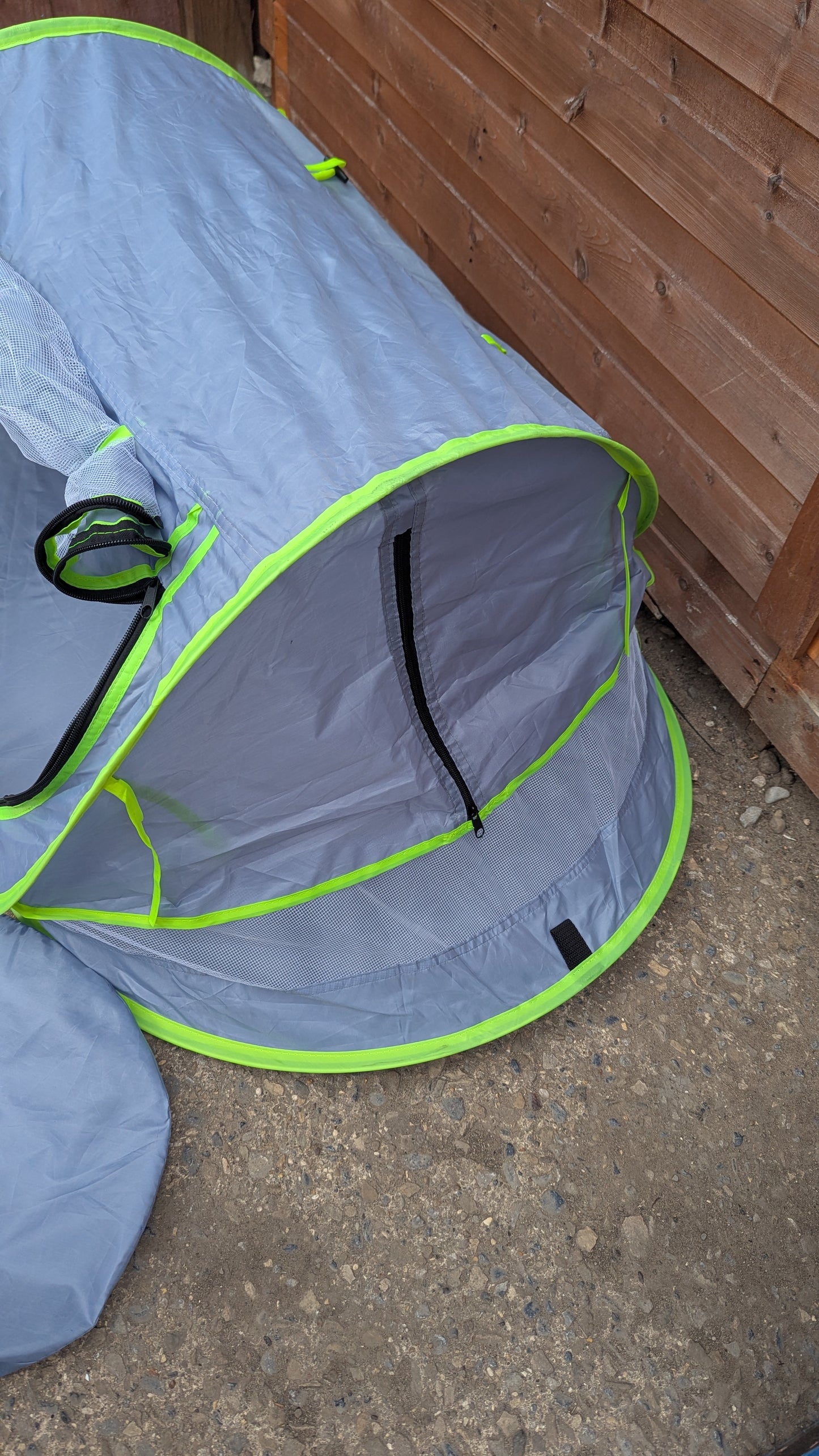 Green Baby/Toddler Pop up UV Tent