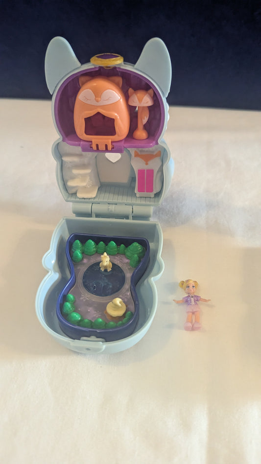 Mattel Polly Pocket Flip & Find Acrtic Fox Compact Playset GTM56