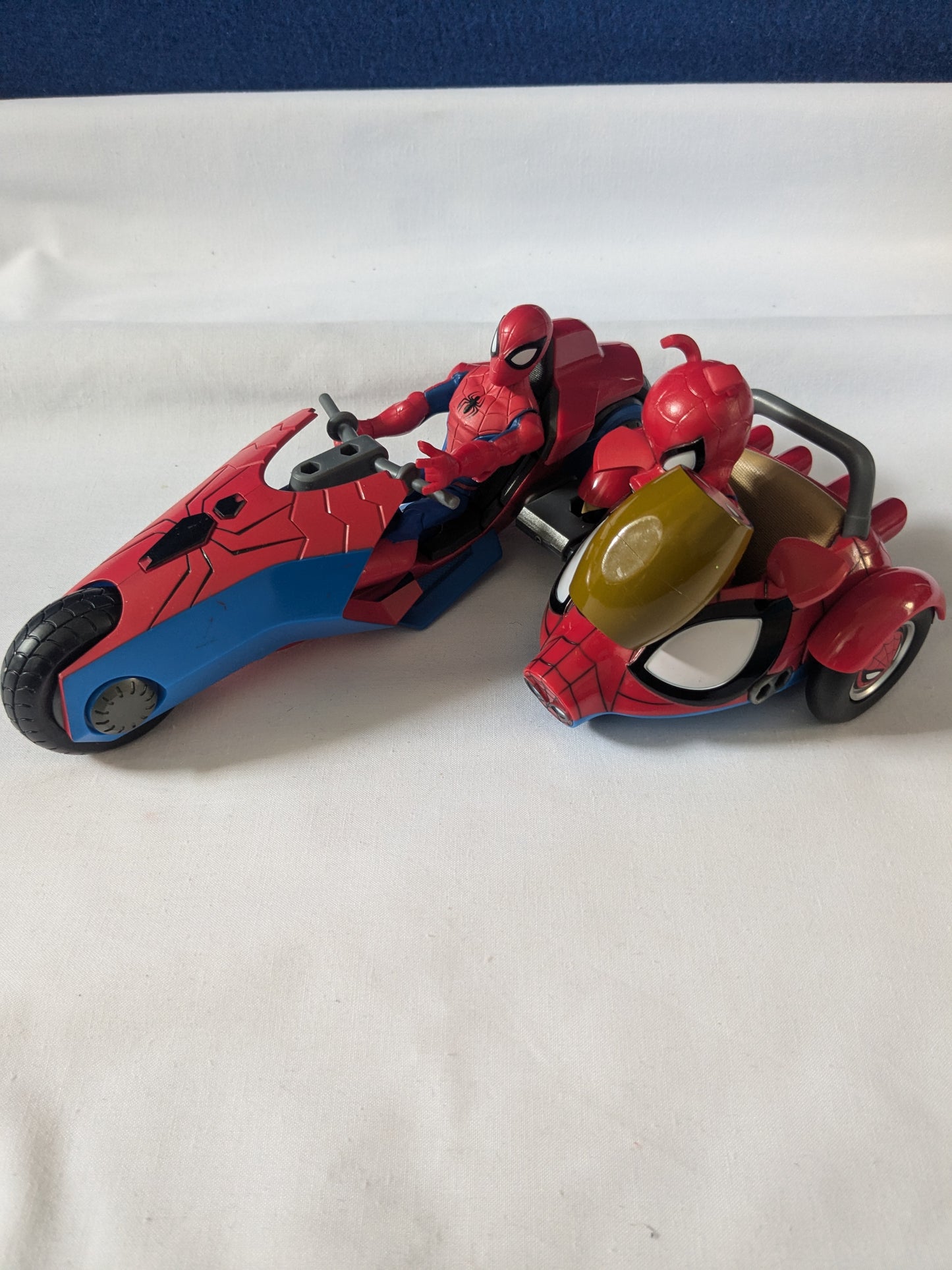 Disney Marvel Toy Box Spider-man & Spider-ham Spider-Cycle & Side Car
