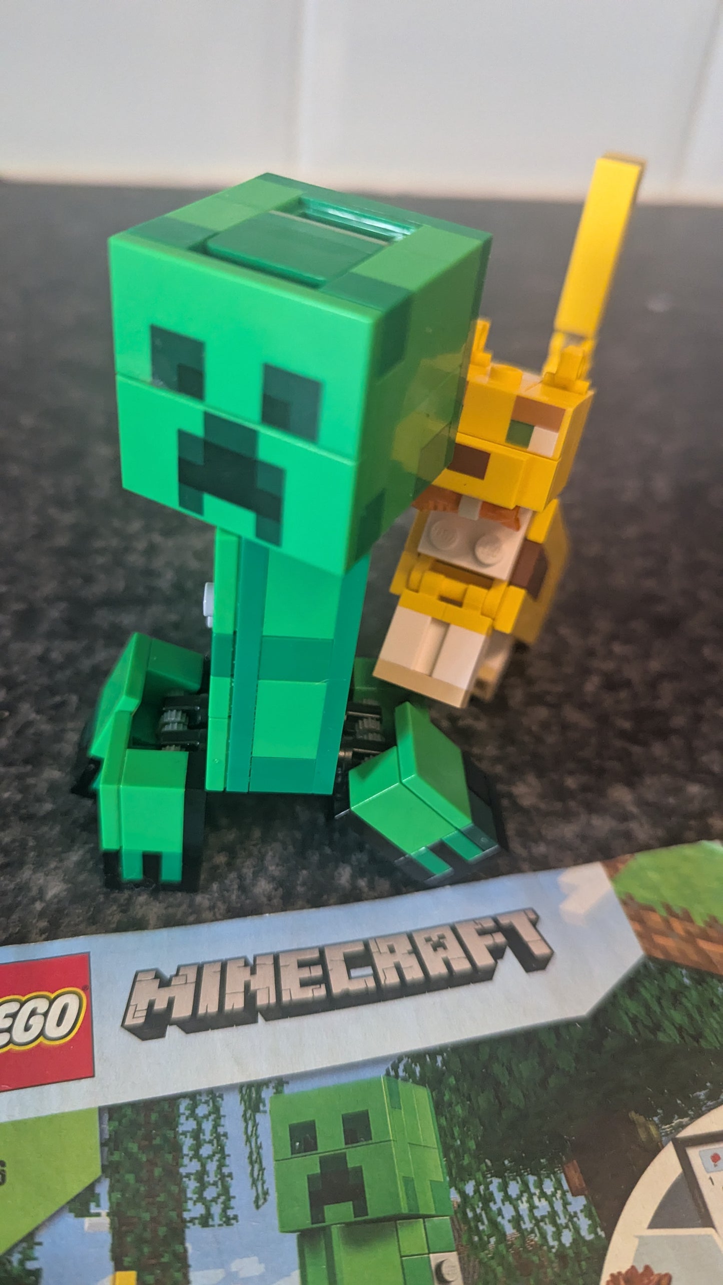 Lego Minecraft 21156 Creeper and Ocelot