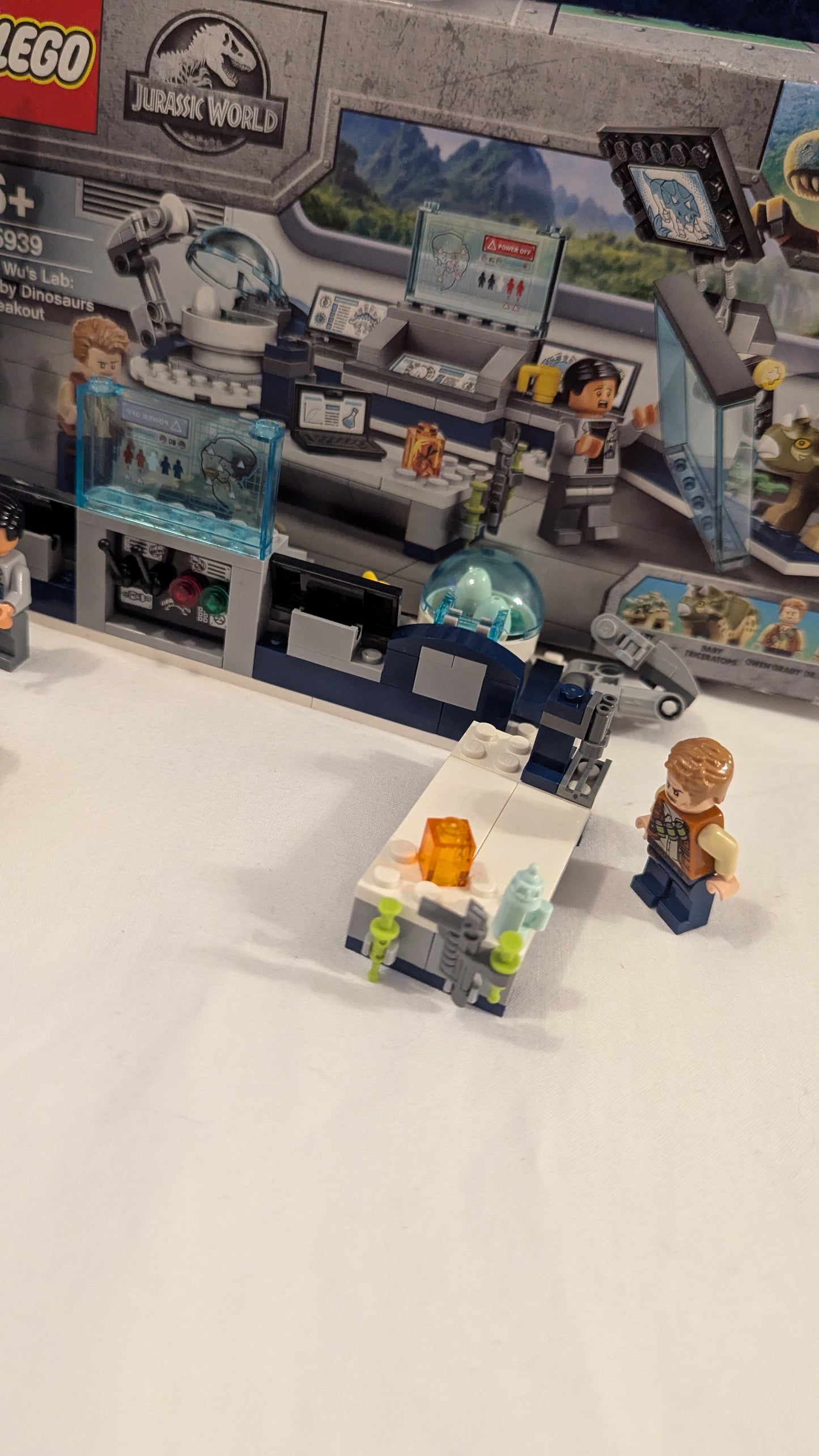 Lego Jurassic World 75939 Dr Wu's Lab: Baby Dinosaurs Breakout