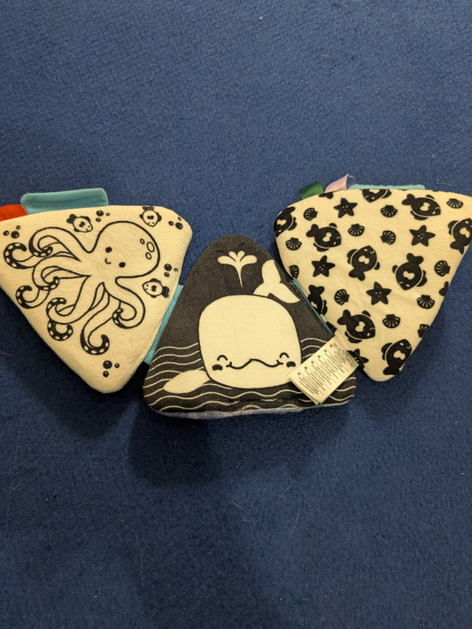 Melissa & Doug Ocean Tummy Time Triangle