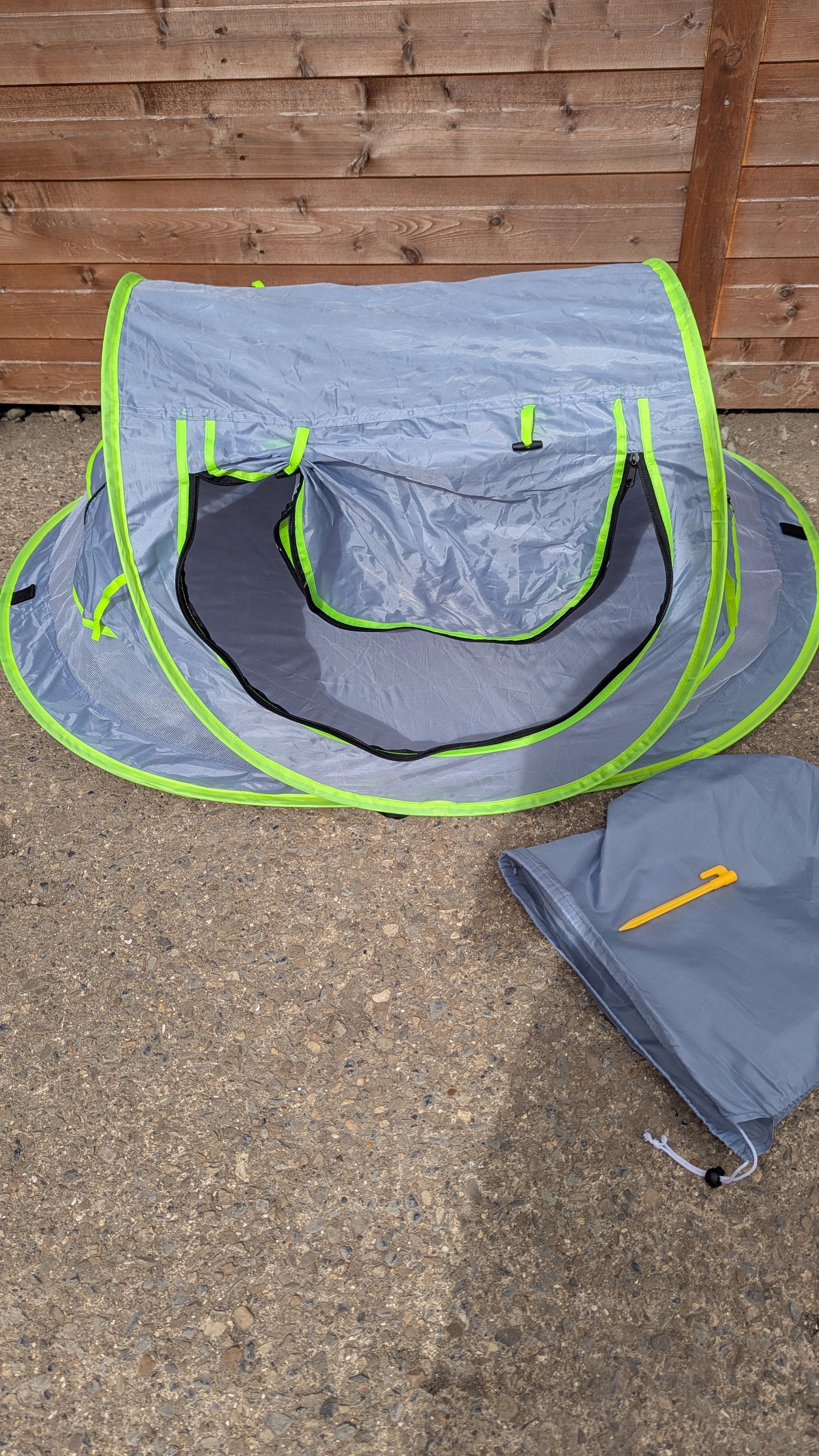 Green Baby/Toddler Pop up UV Tent