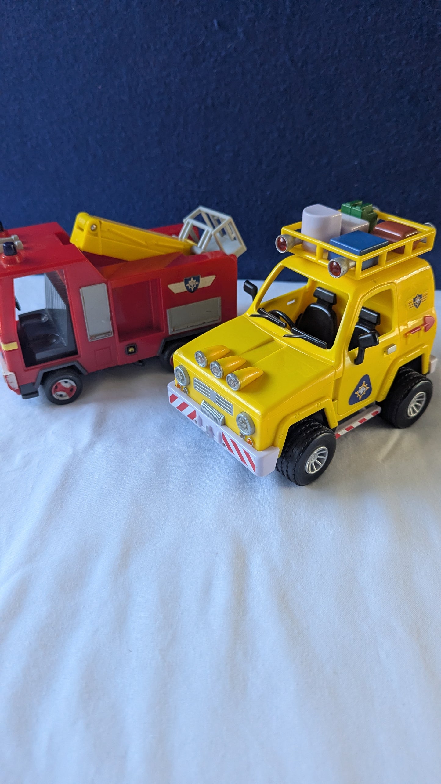Fireman Sam fire truck & mountain vehicle