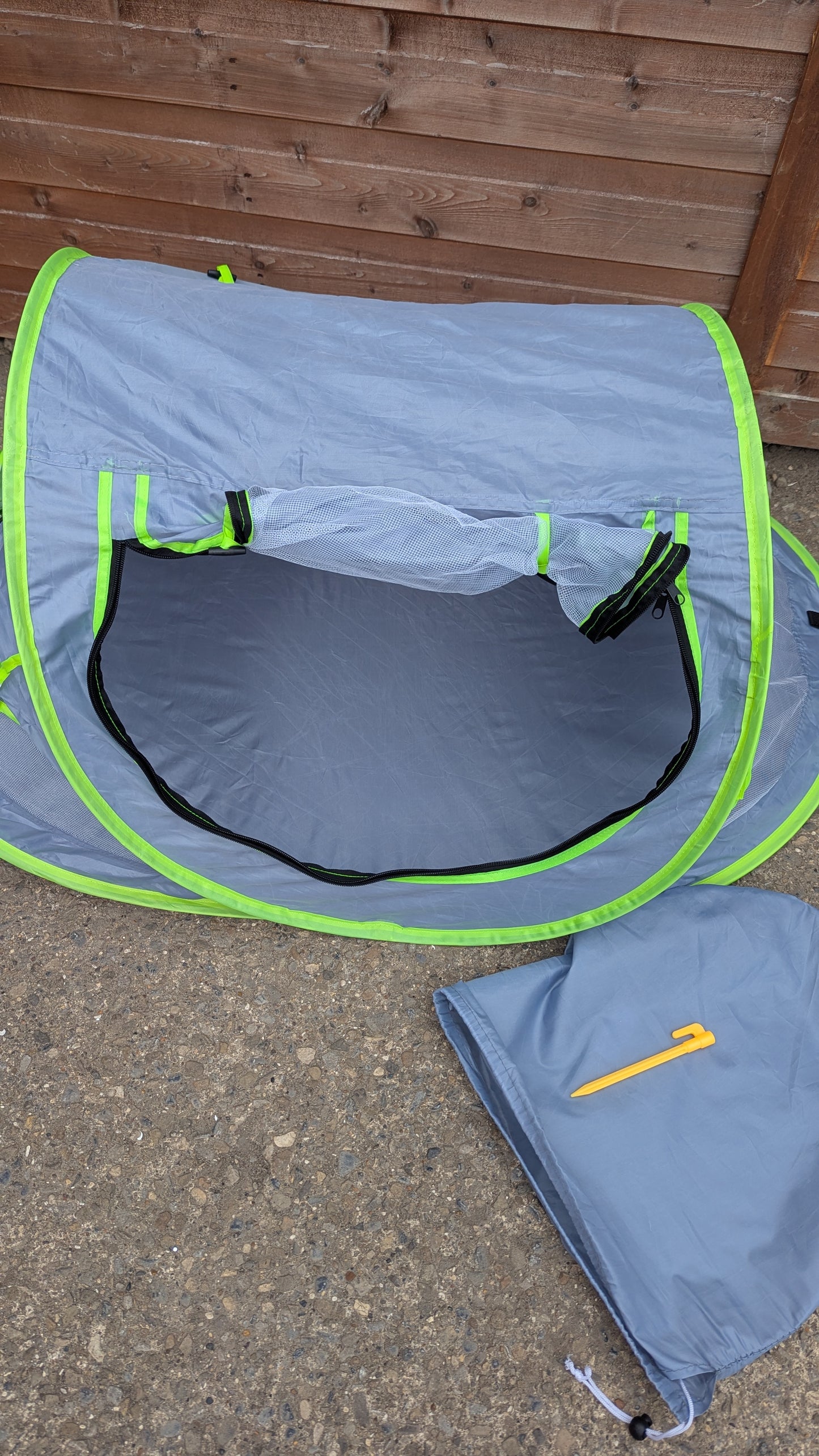 Green Baby/Toddler Pop up UV Tent