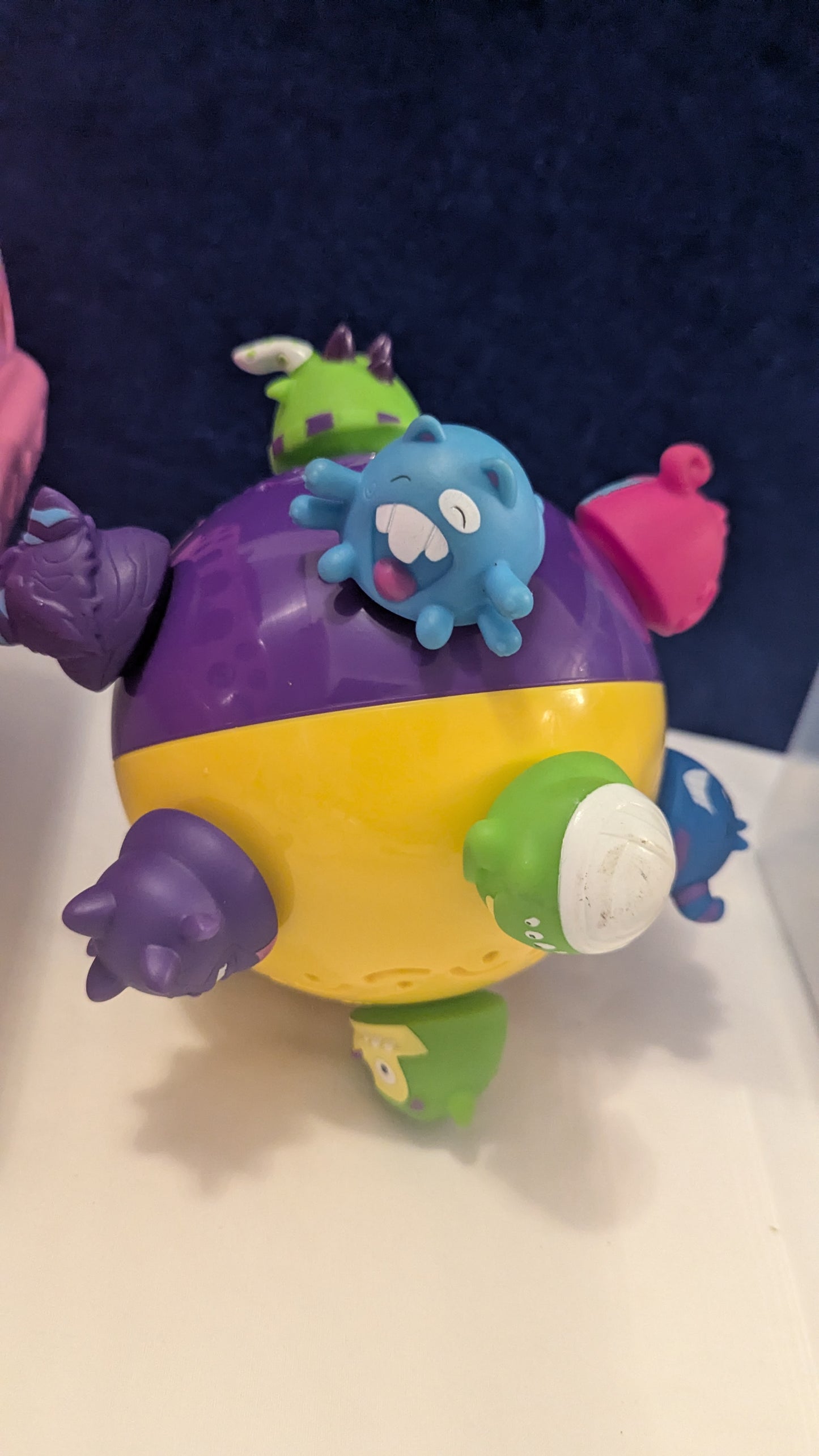 Chuckleball boucing sensory developmental ball