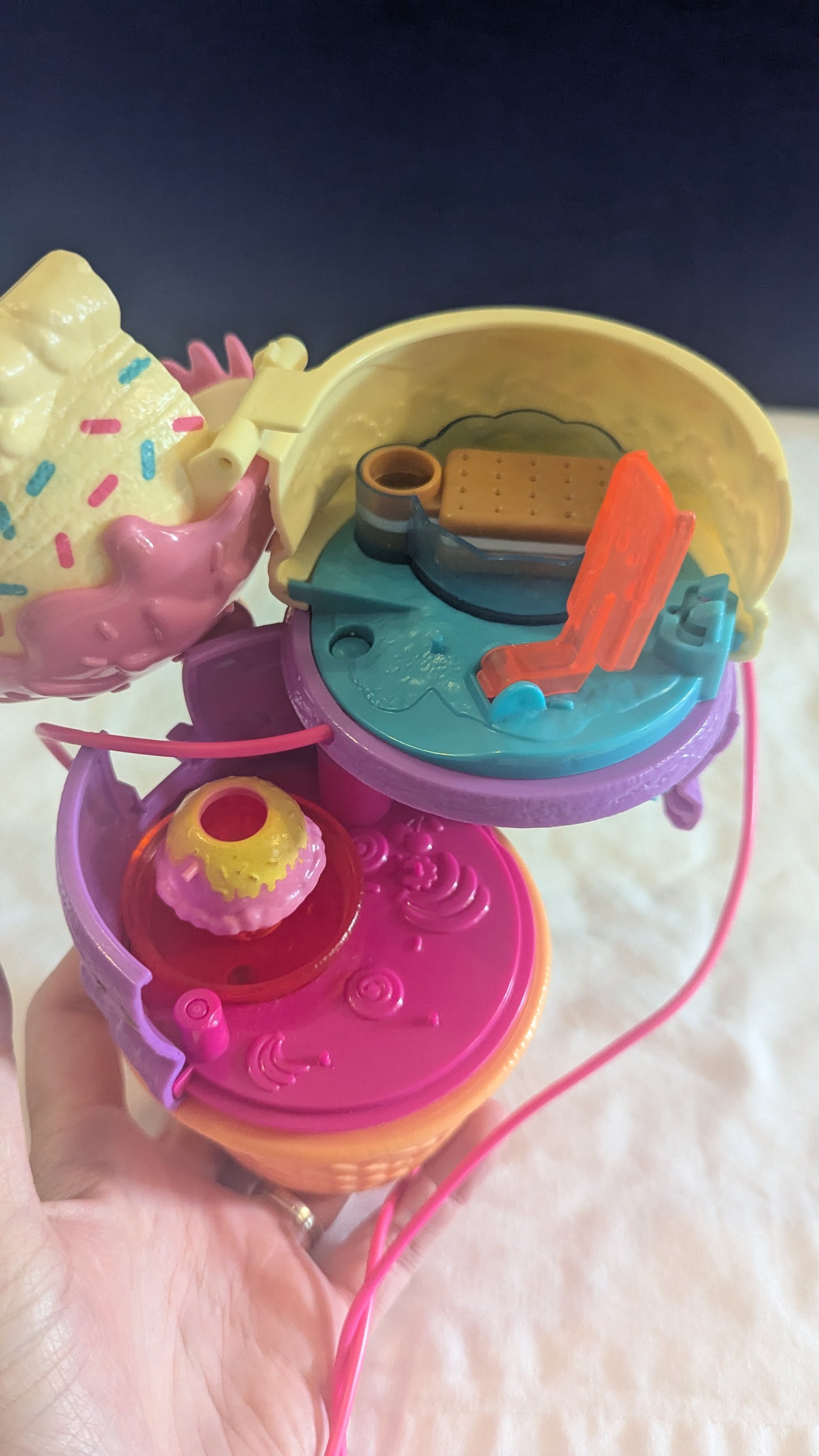 Mattel Polly Pocket Spin n Surprise Ice Cream Playset HBF15