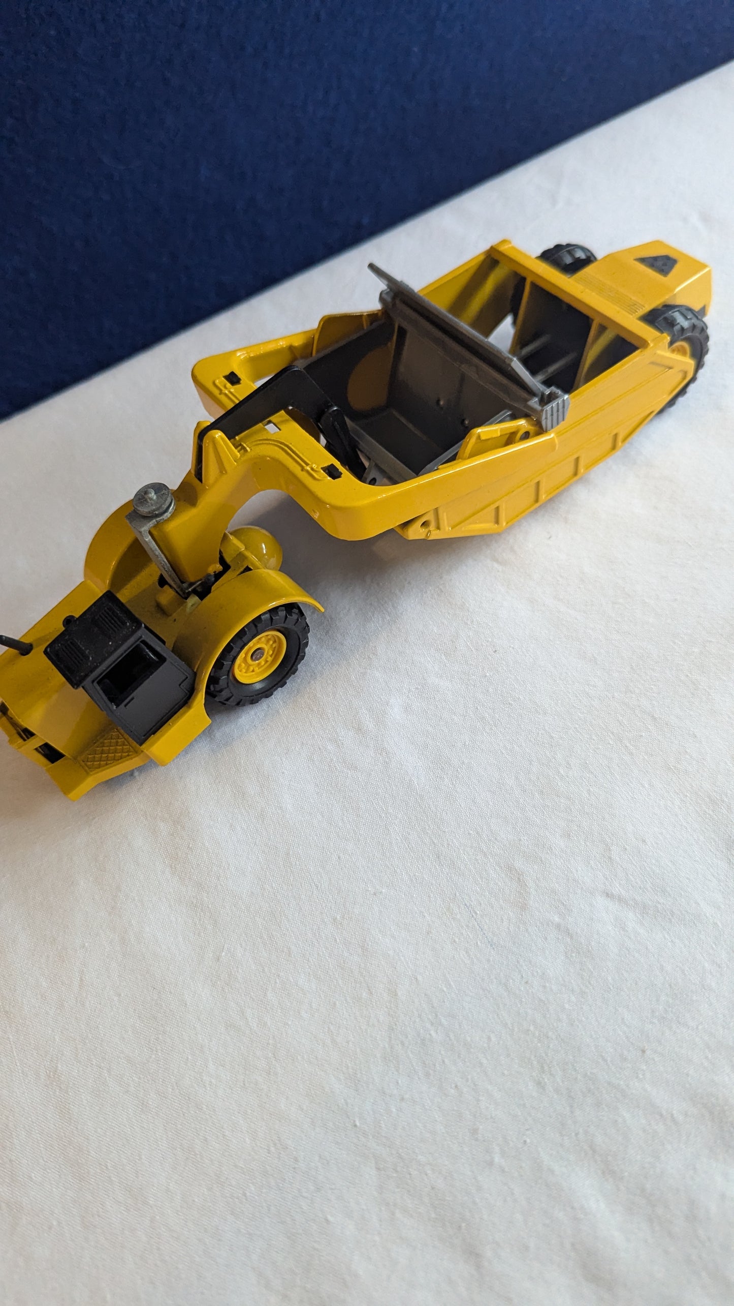 Majorette 4510 Diecast 1:50 Scraper