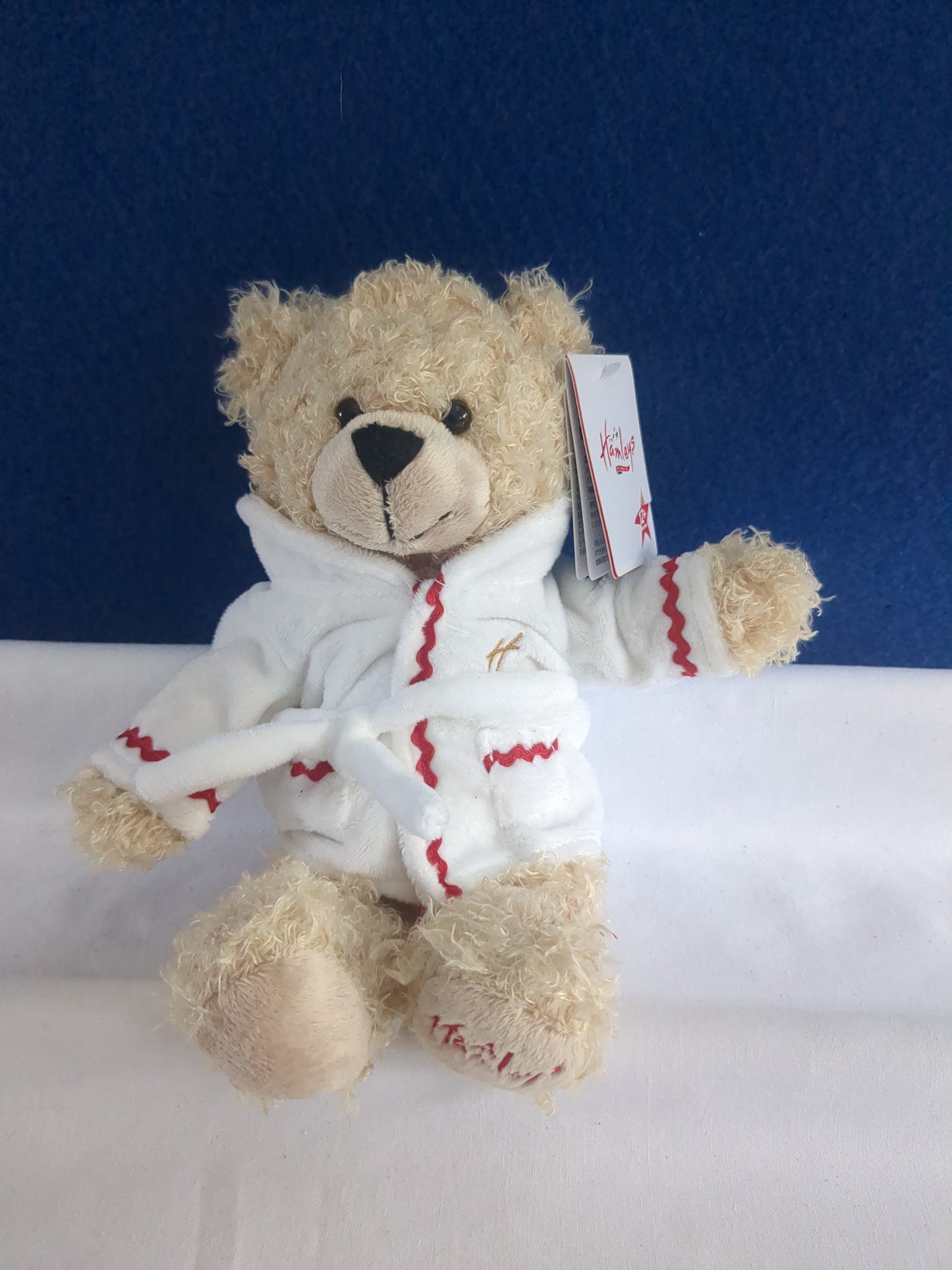 Petit ours Hamleys avec peignoir