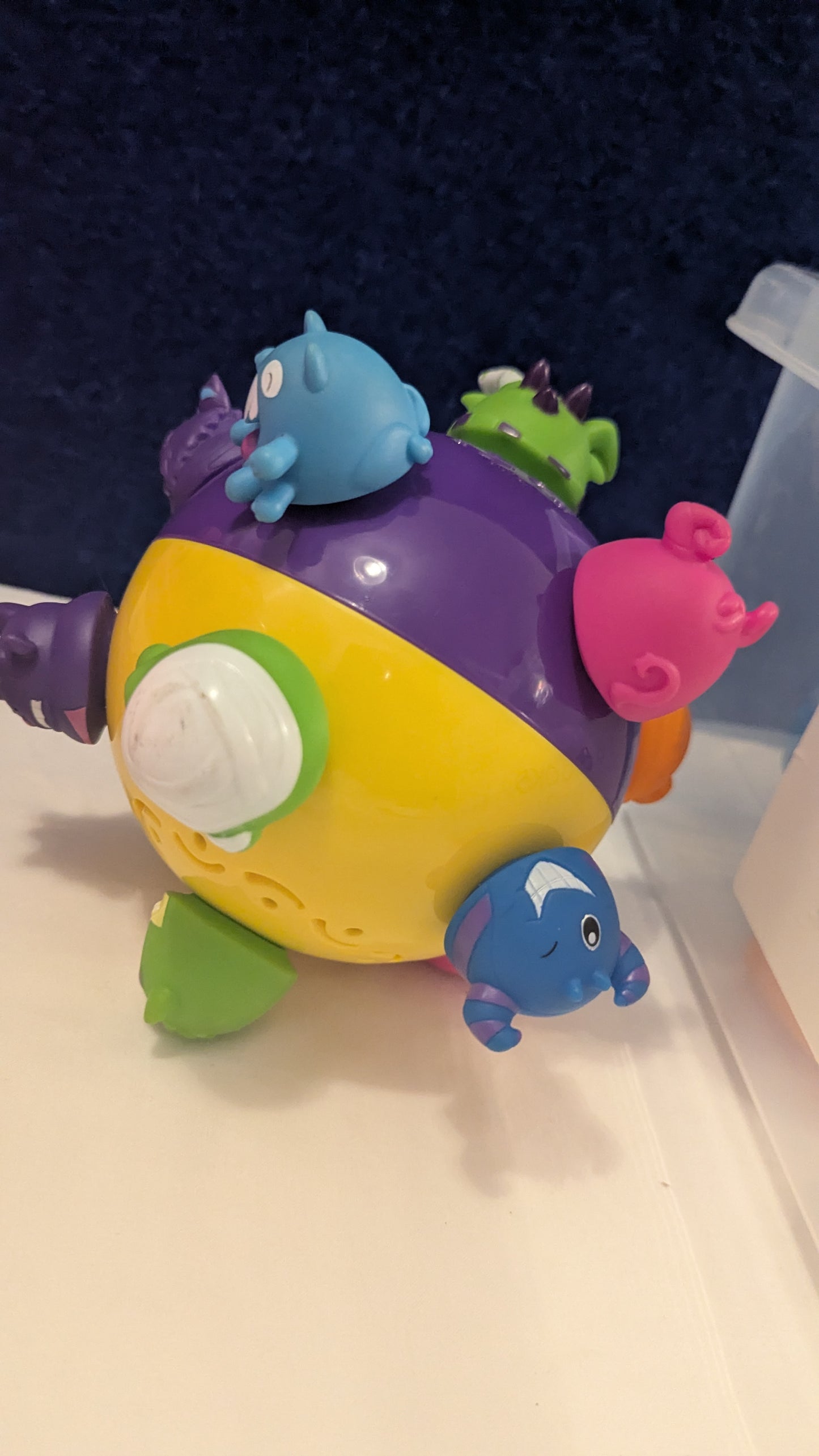 Chuckleball boucing sensory developmental ball