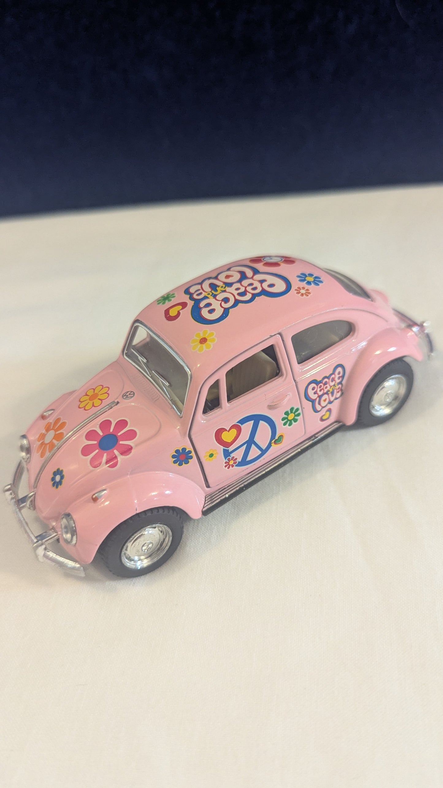 VW 1967 Beetle Pink Car 1:36 Model