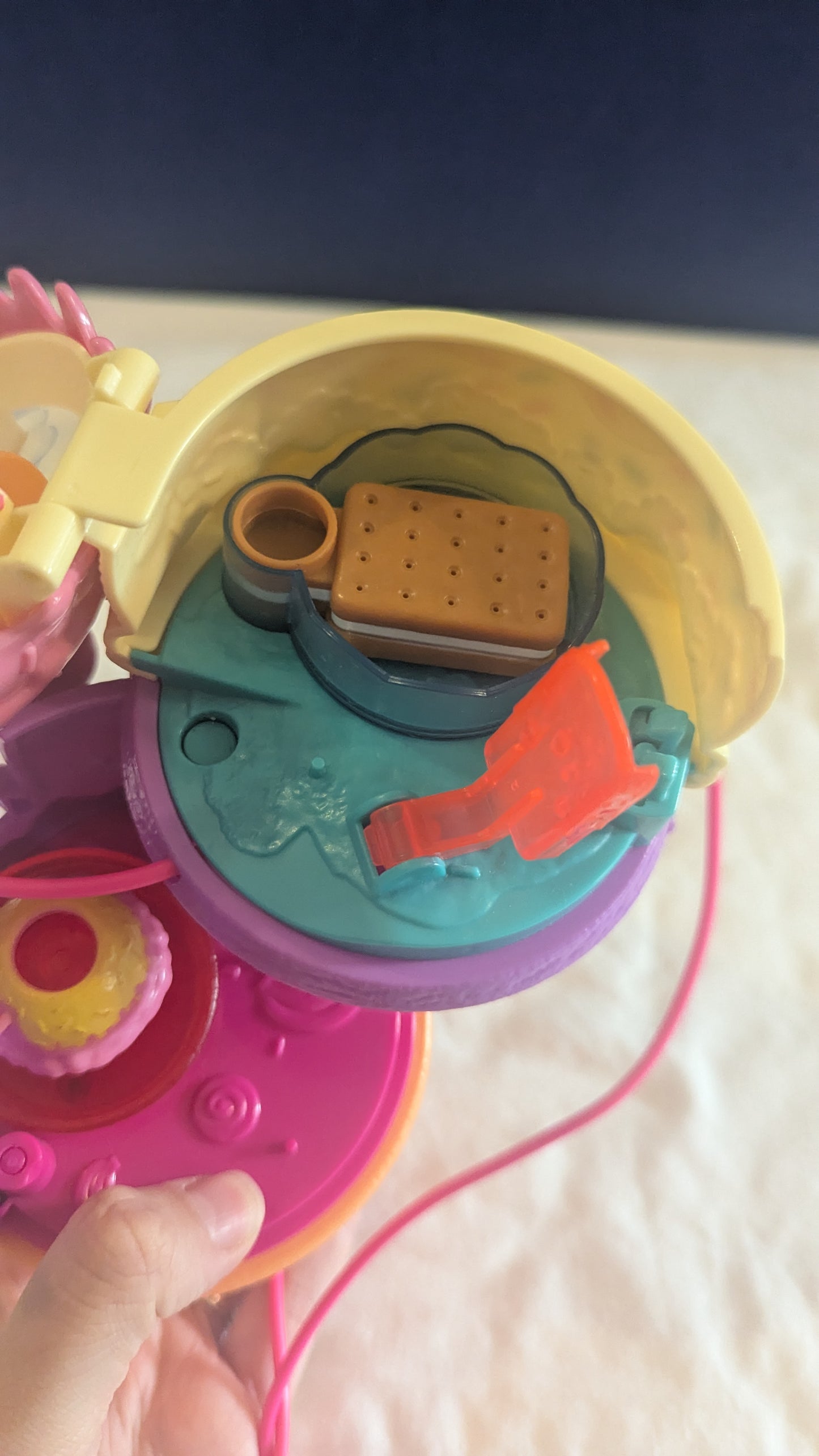 Mattel Polly Pocket Spin n Surprise Ice Cream Playset HBF15