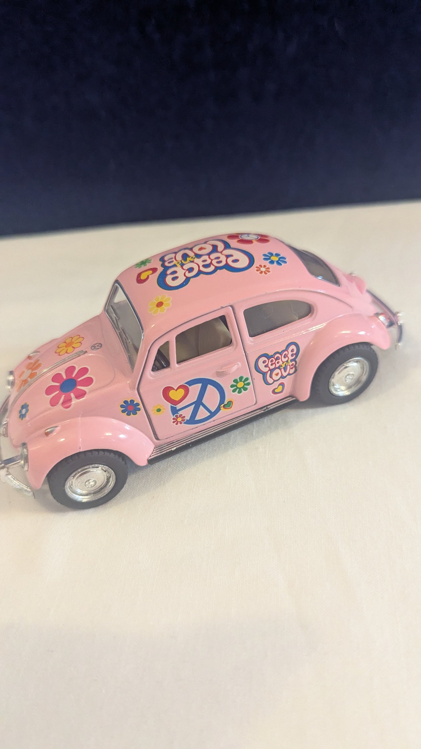 VW 1967 Beetle Pink Car 1:36 Model