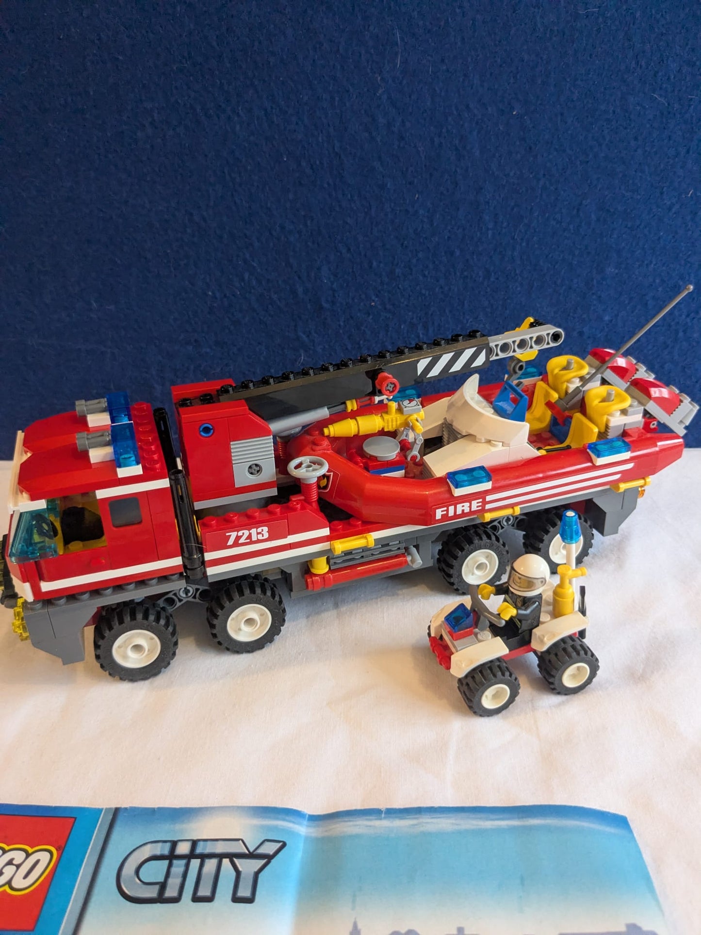Lego City 7213 Off Road Fire Truck & Fire Boat