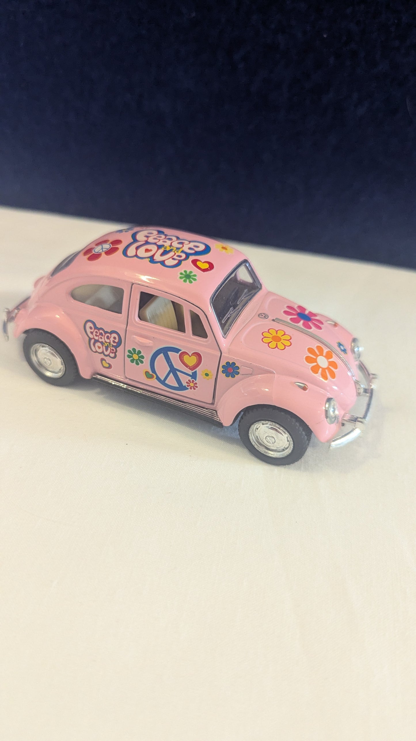 VW 1967 Beetle Pink Car 1:36 Model