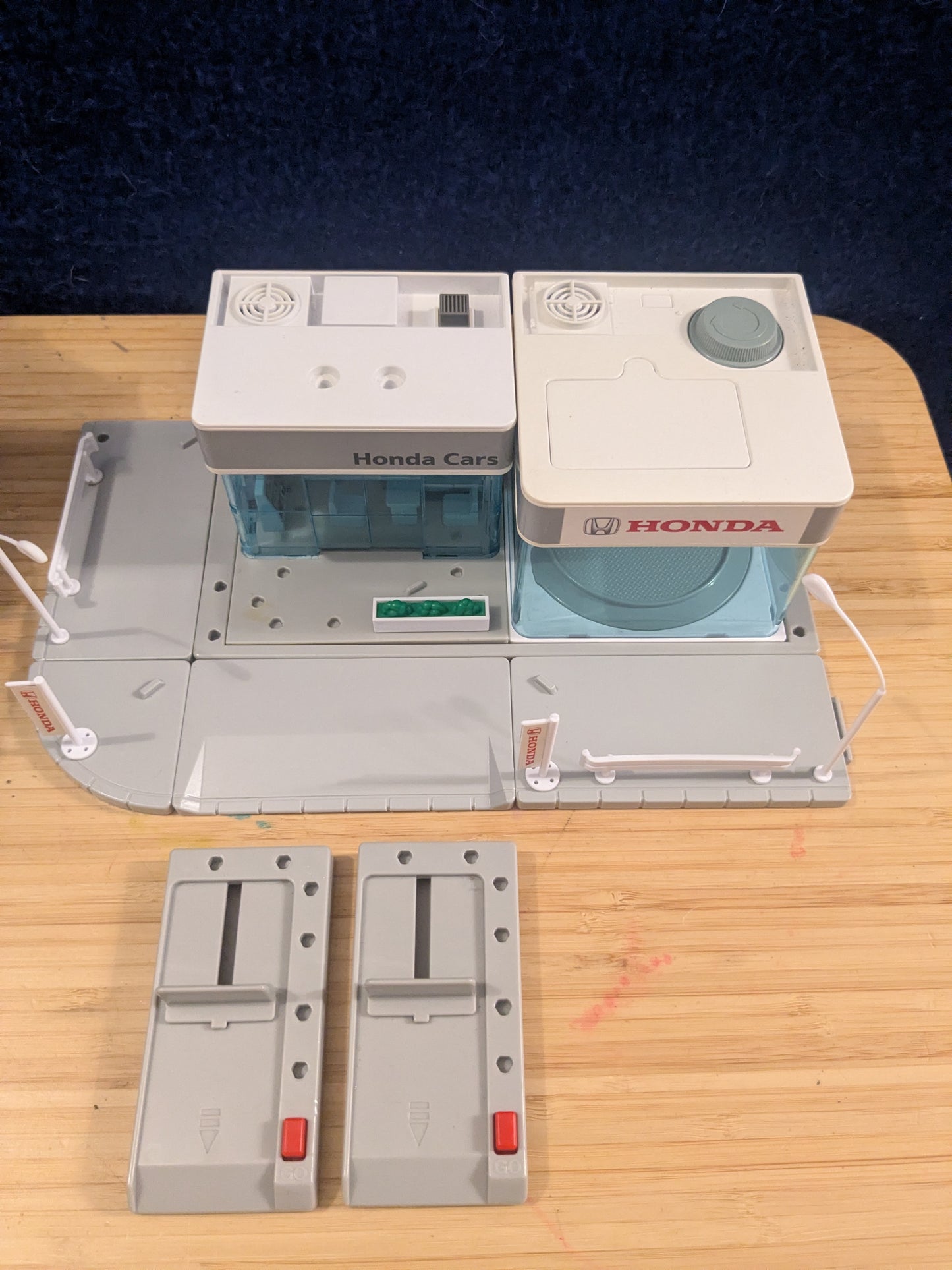 Tomy Tomica Town Honda Garage/Showroom