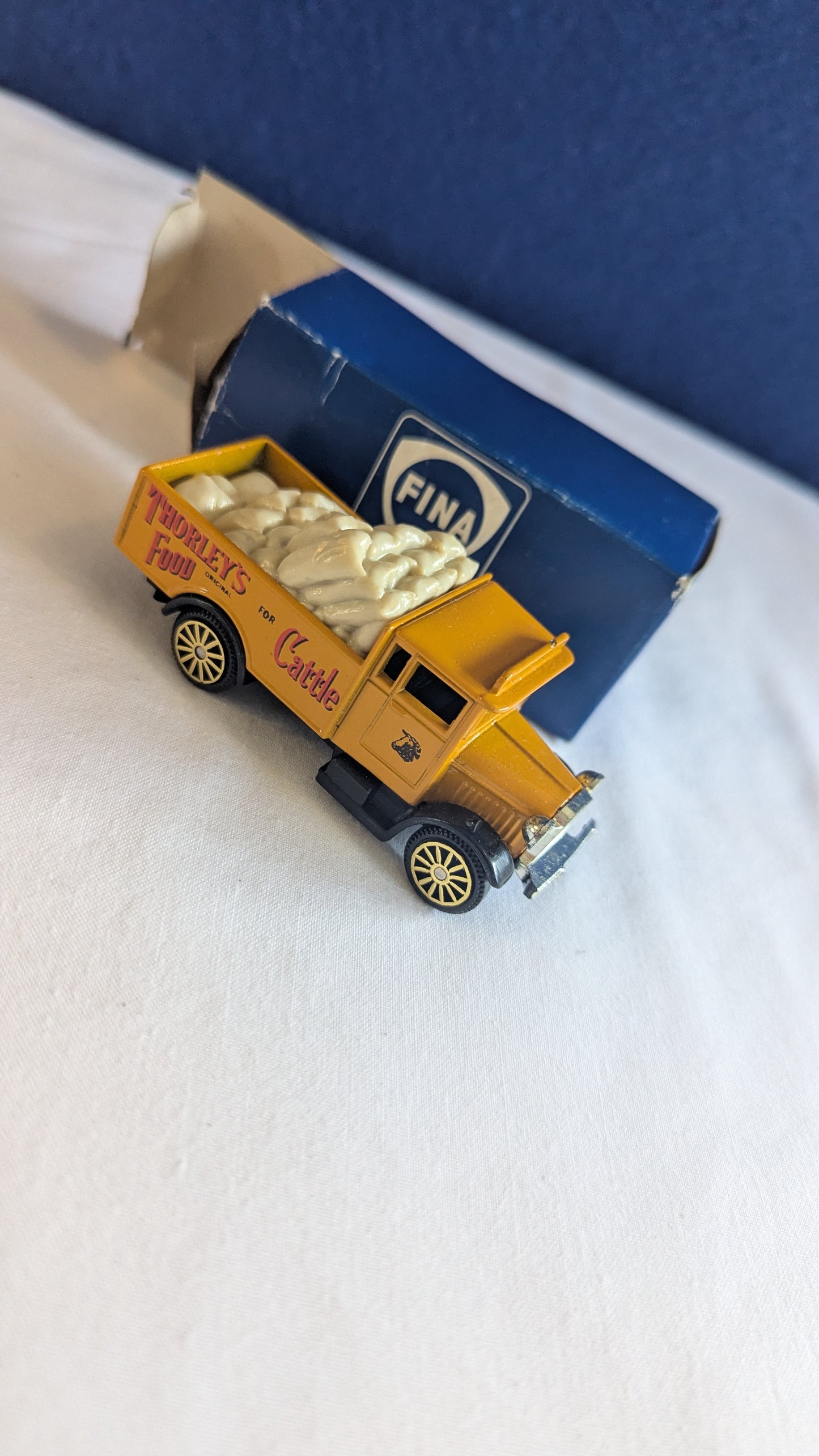 Corgi Cameo Collection Vehicle - Thorley's Morris Truck