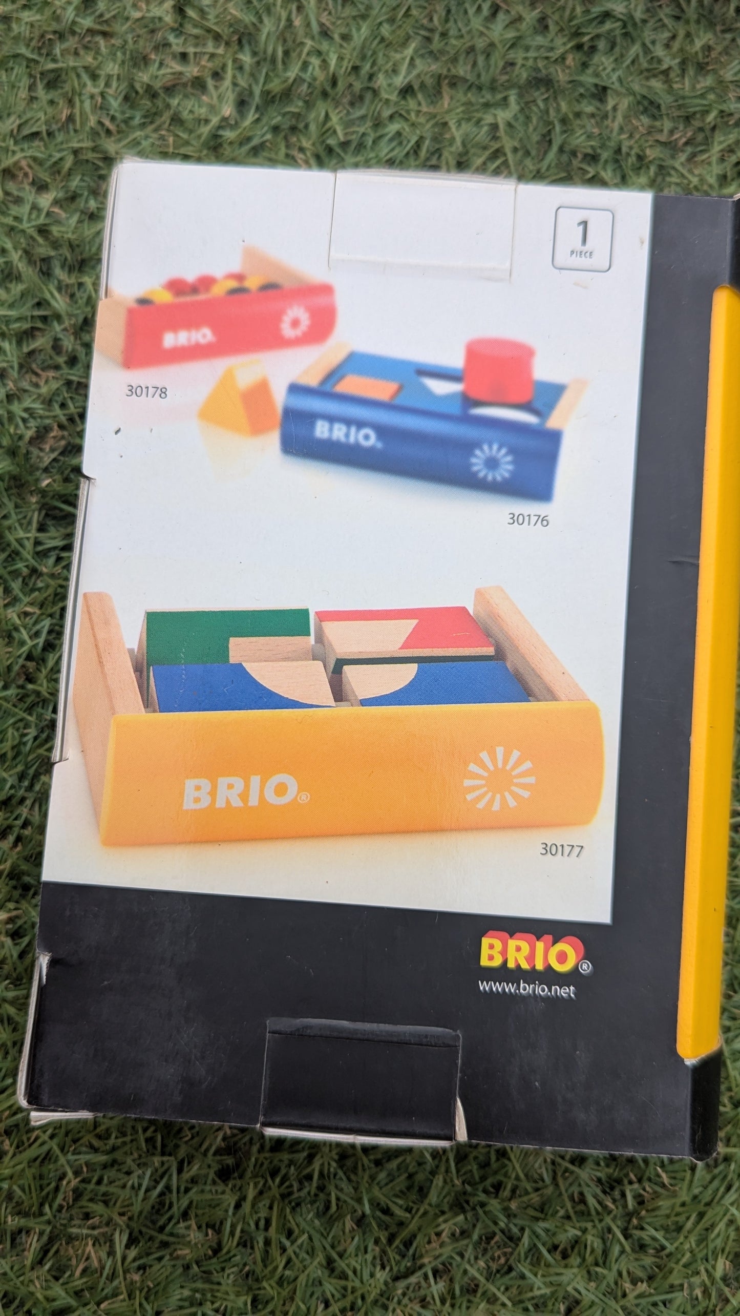 30177 Classic Puzzle Book - Yellow
