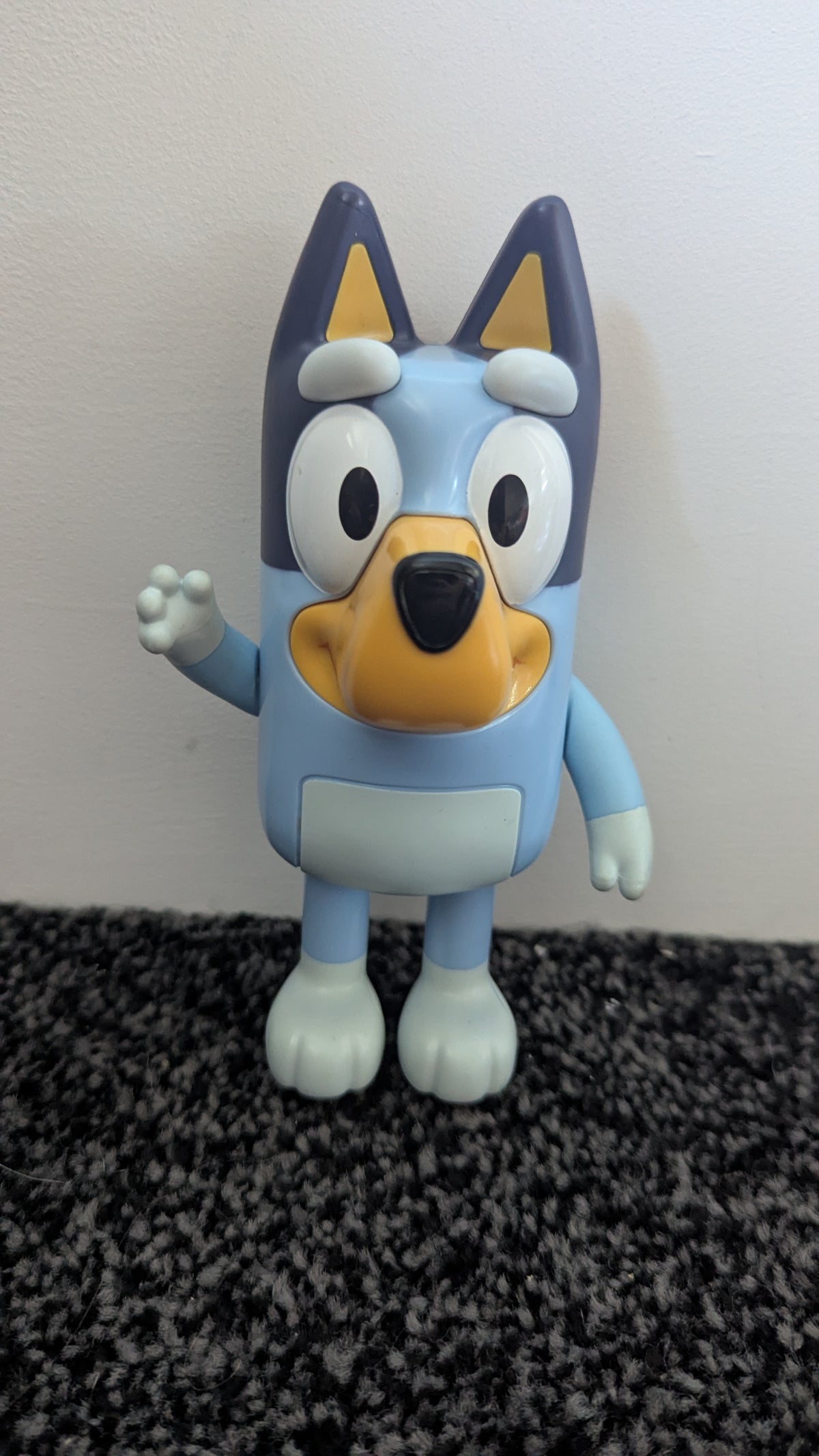 Bluey Hide & Seek Electronic Figure