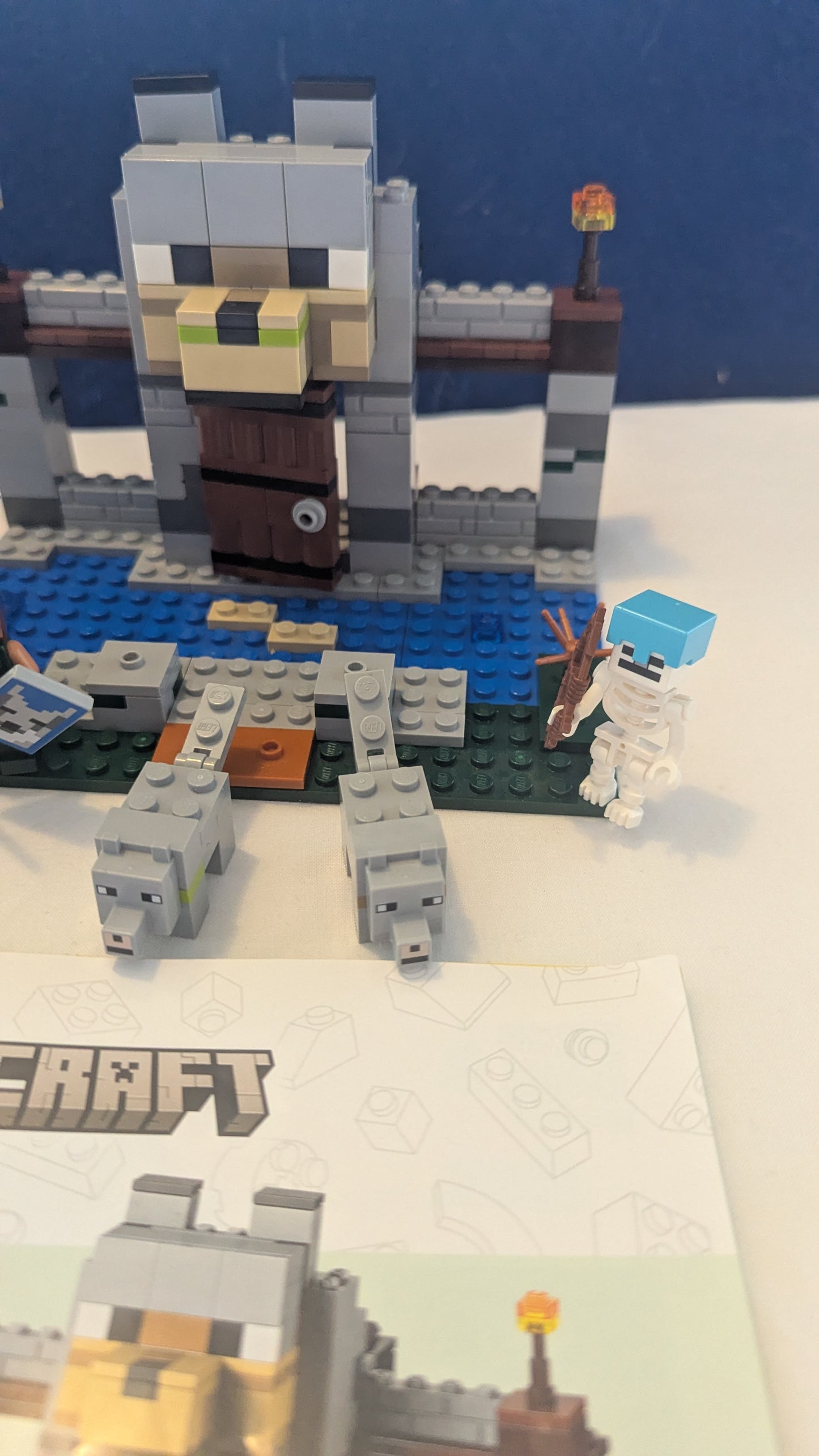 Lego Minecraft 21261 The Wolf Stronghold