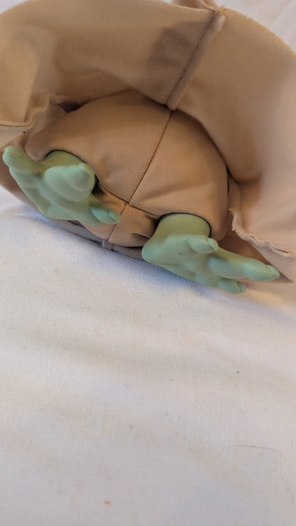Star Wars Madalorian Talking Grogu