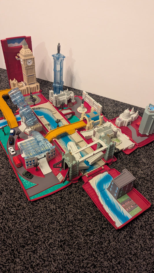 Vintage Motor Max Take-Along Transforming London Bus City Scene Playset