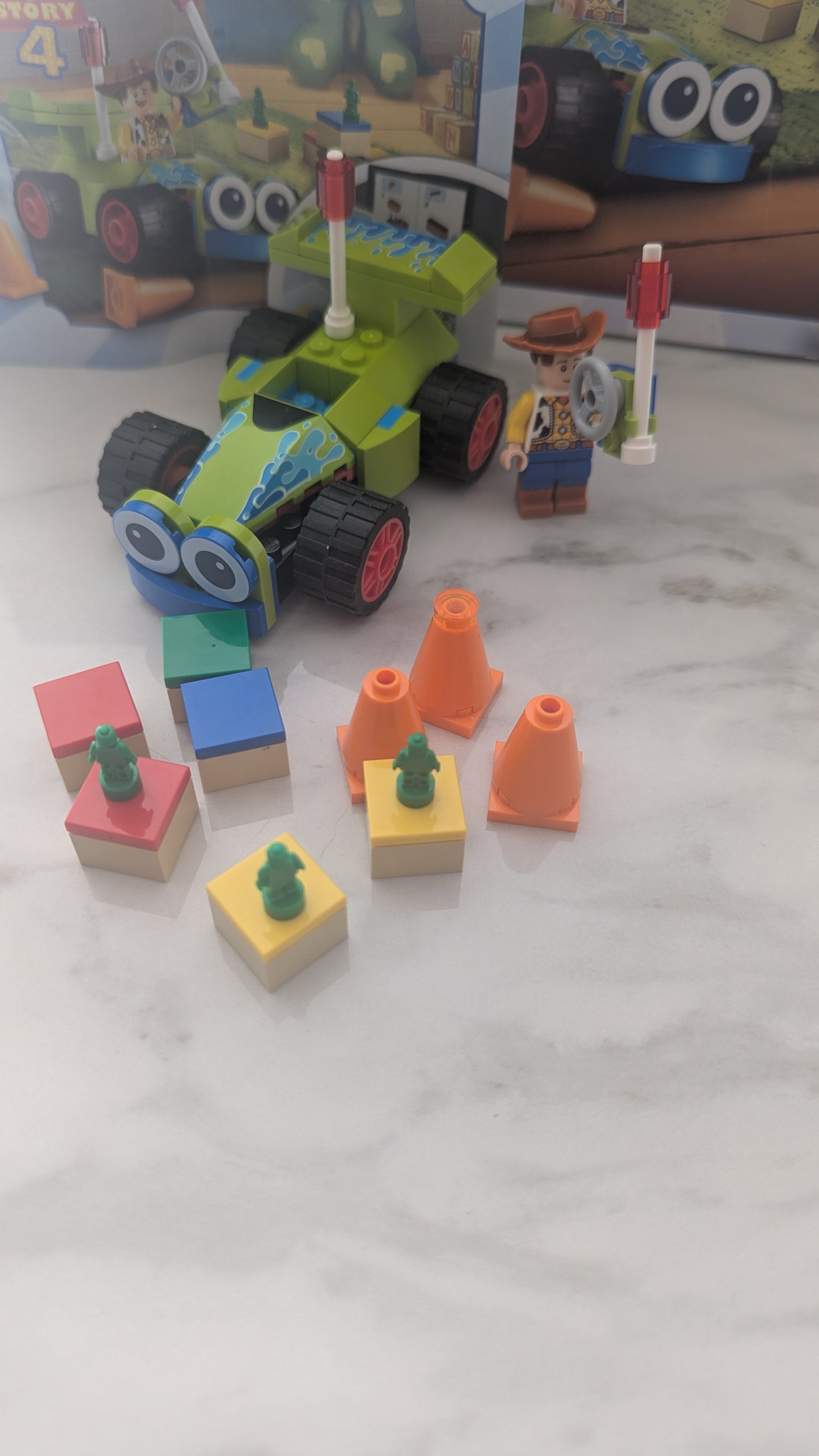 Toy Story 4 10766 Woody & RC