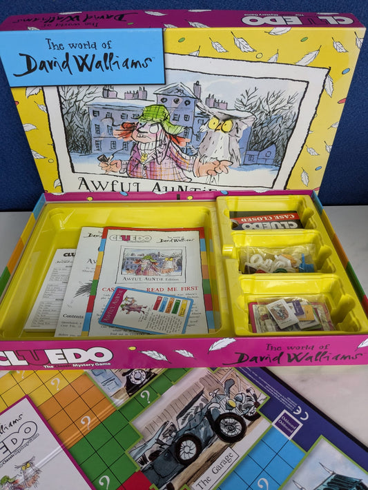 Hasbro Cluedo: David Walliam's Awful Auntie Edition