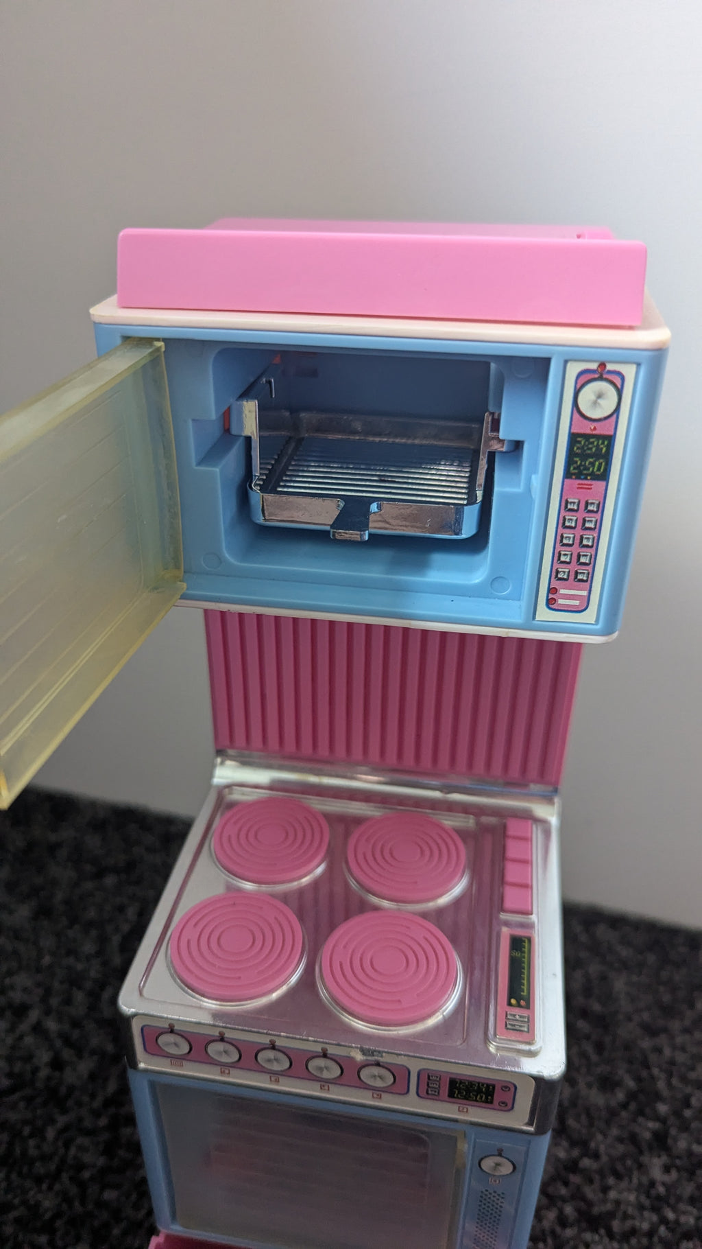 Vintage Sindy Kitchen, Cooker, Fridge & Accessories