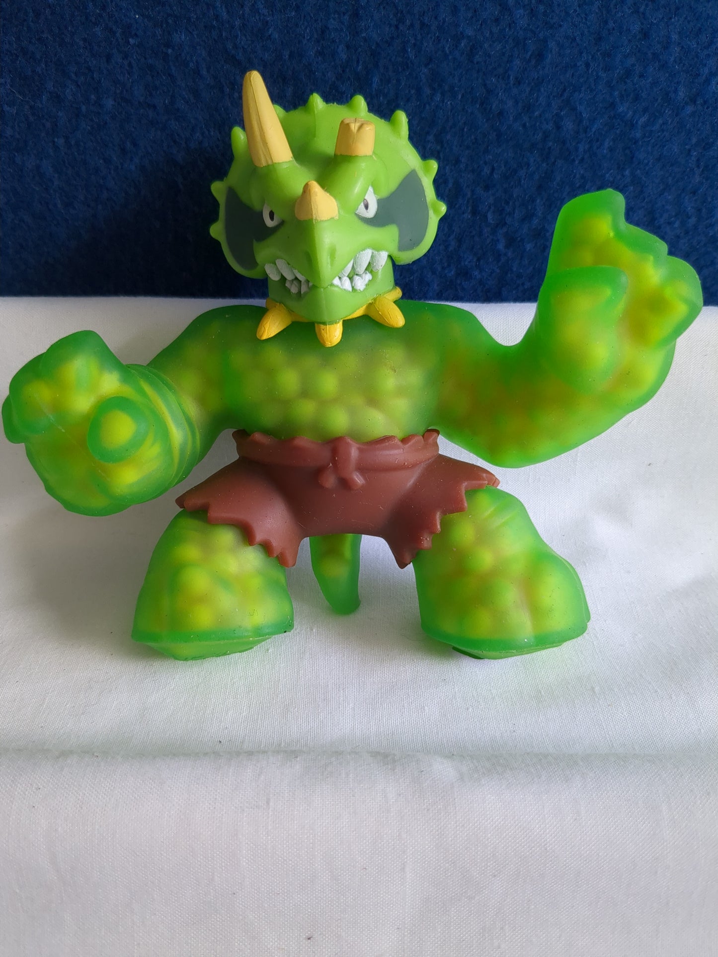 Helden von Goo Jit Zu Dino Power Tritops