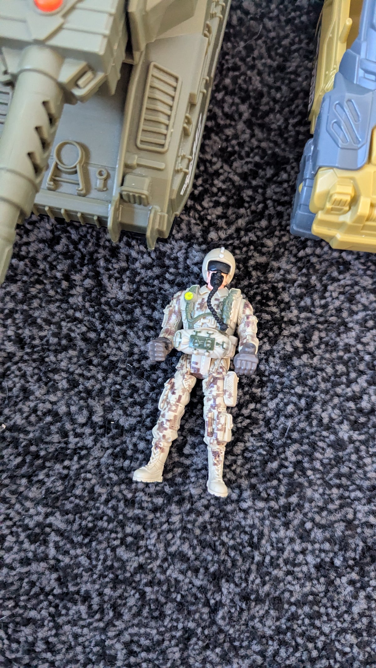 Bundle of army vehicles- Light & Sound Tanks, Soldier and Jeep/Buggy