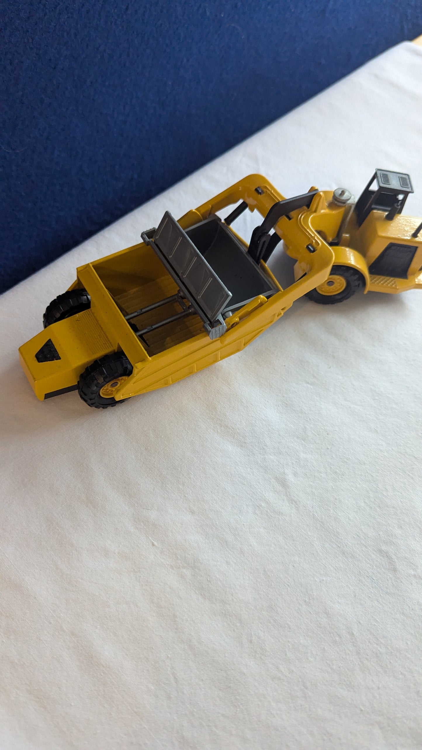 Majorette 4510 Diecast 1:50 Scraper