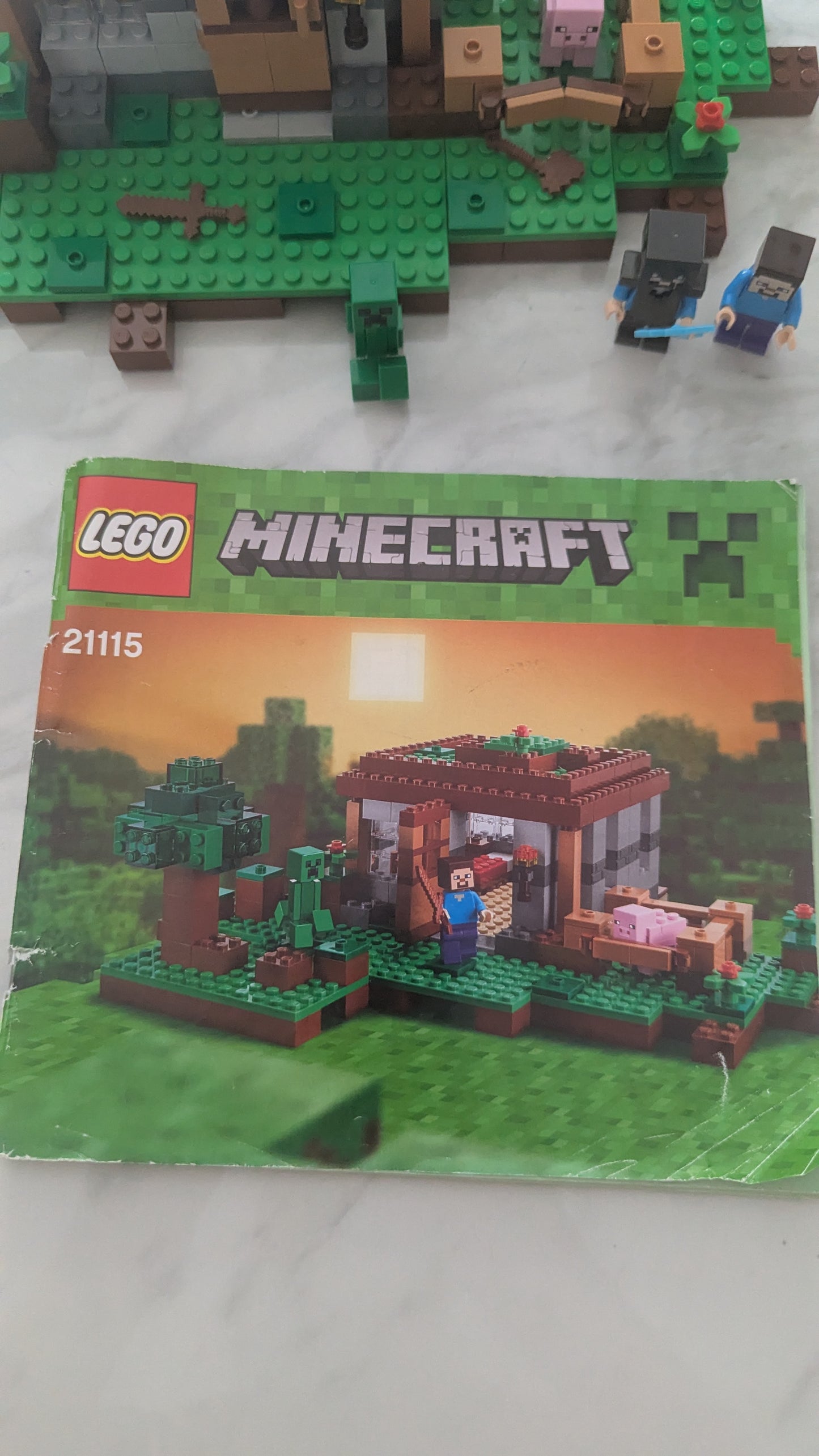 Lego Minecraft 21115 The First Night