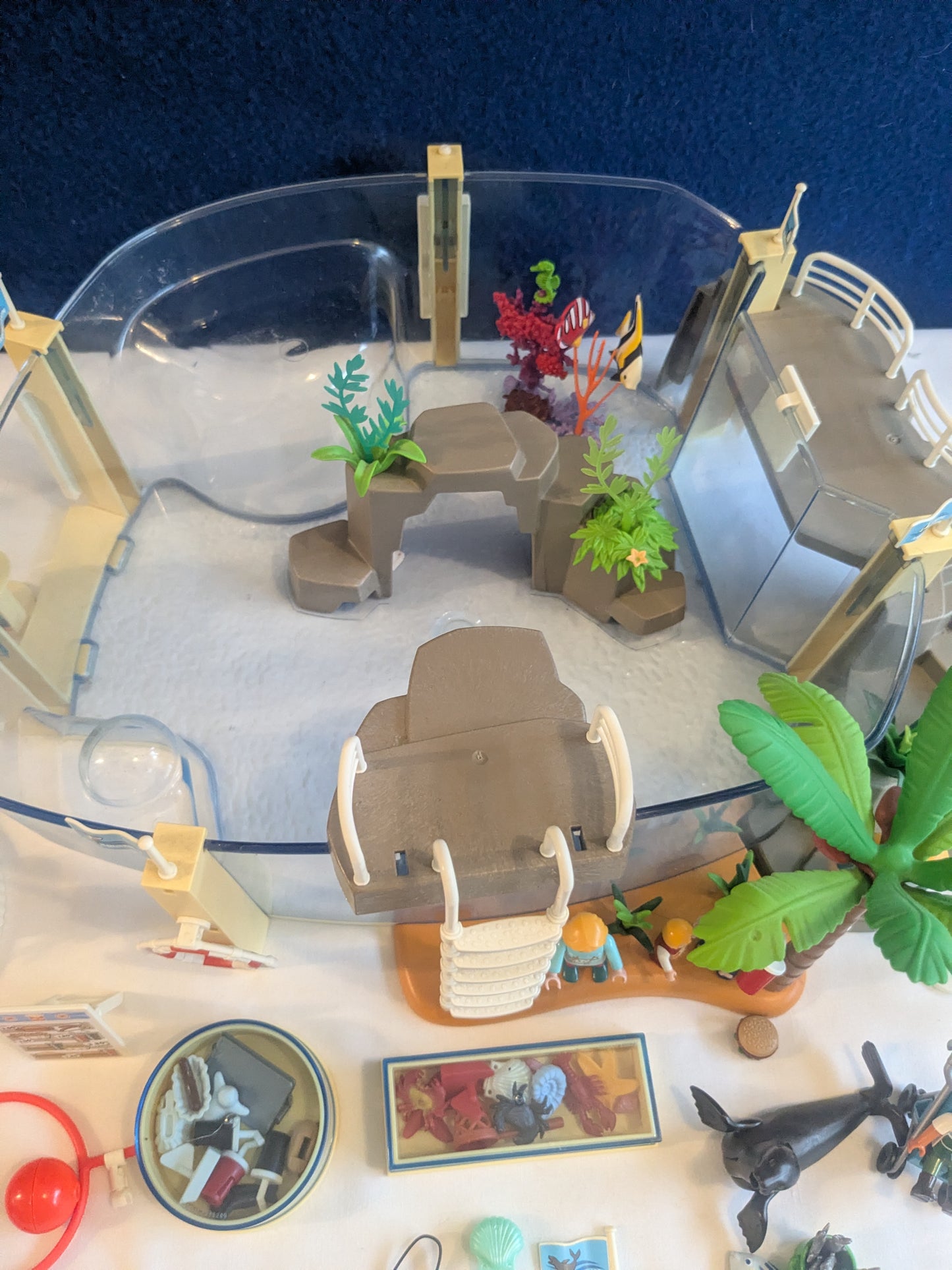 Playmobil 9060 Aquarium & 9061 Gift Shop