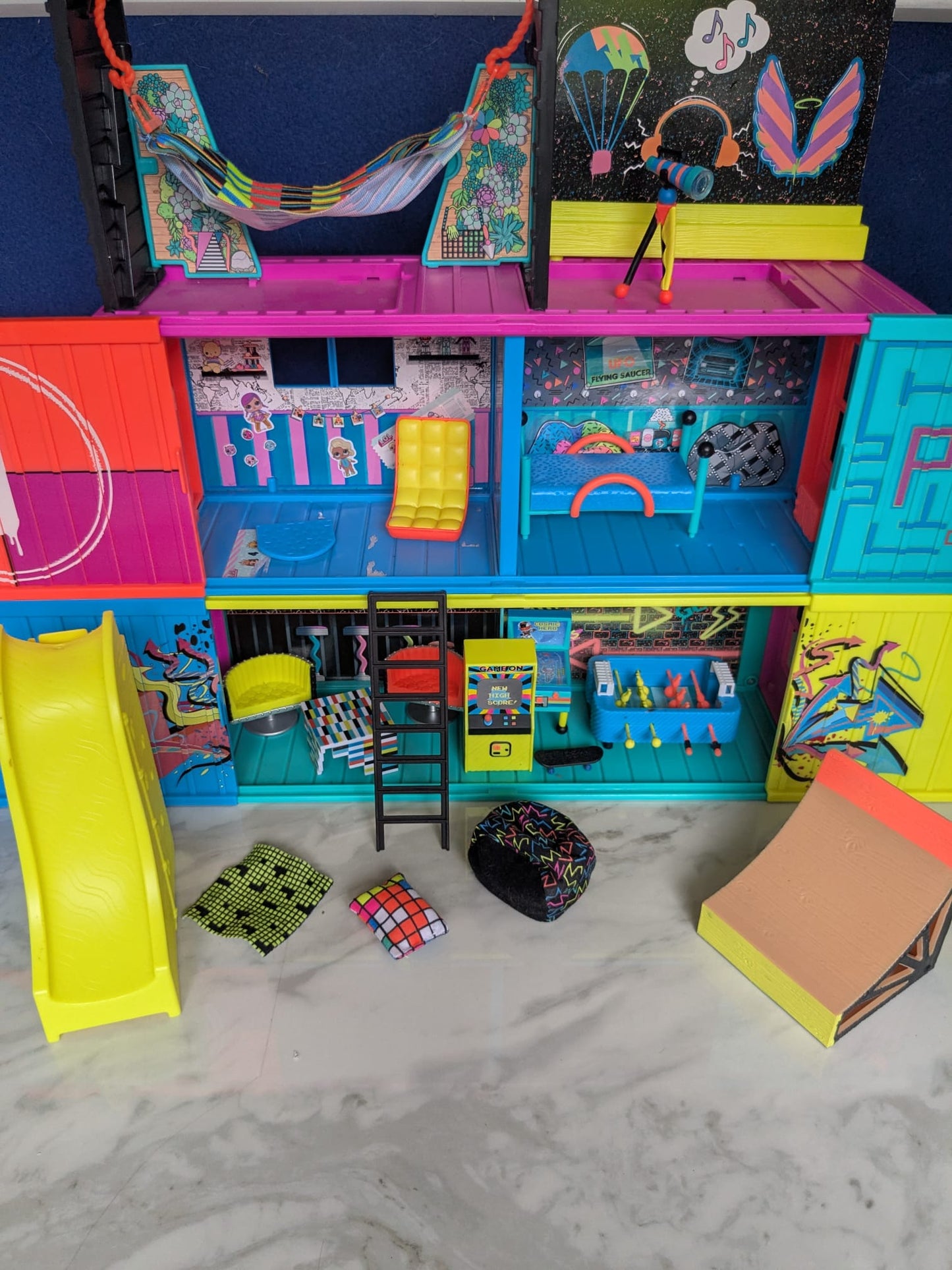 L.O.L. Surprise! - L.O.L. Surprise Clubhouse Playset
