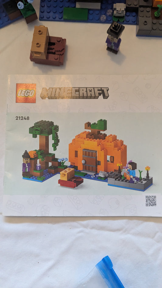 Lego Minecraft 21248 The Pumpkin Farm