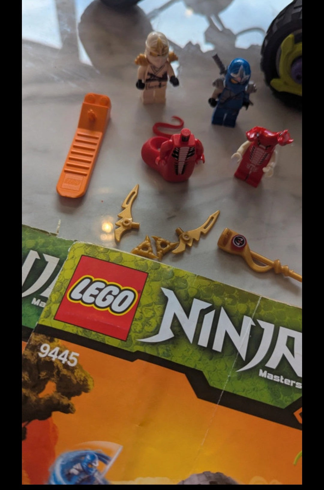 Lego Ninjago 9445 Fangpyre Truck Ambush