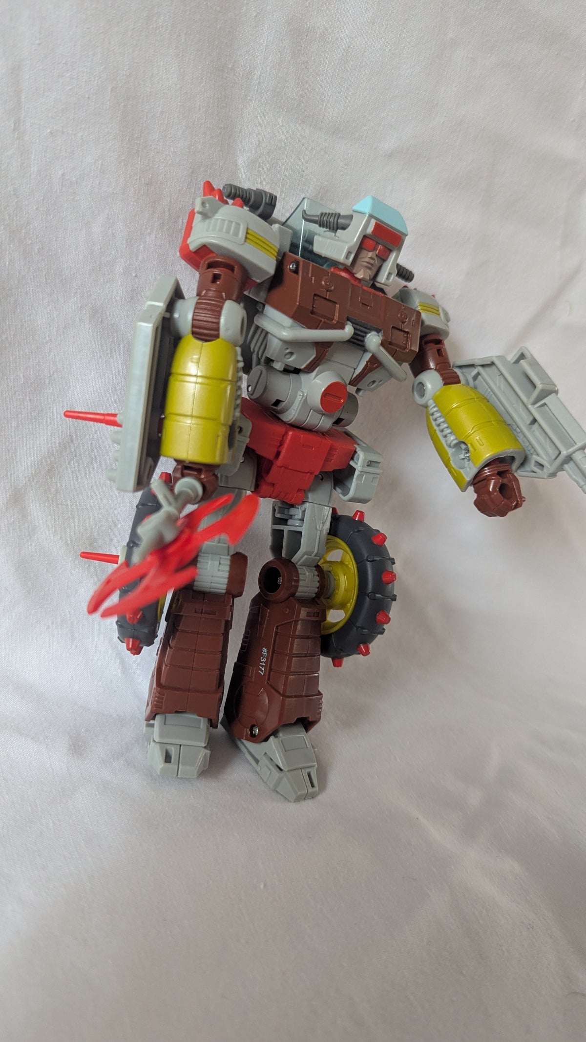 Transformers Studio Series 86-14 Voyager Class Junk Heap Action Figure