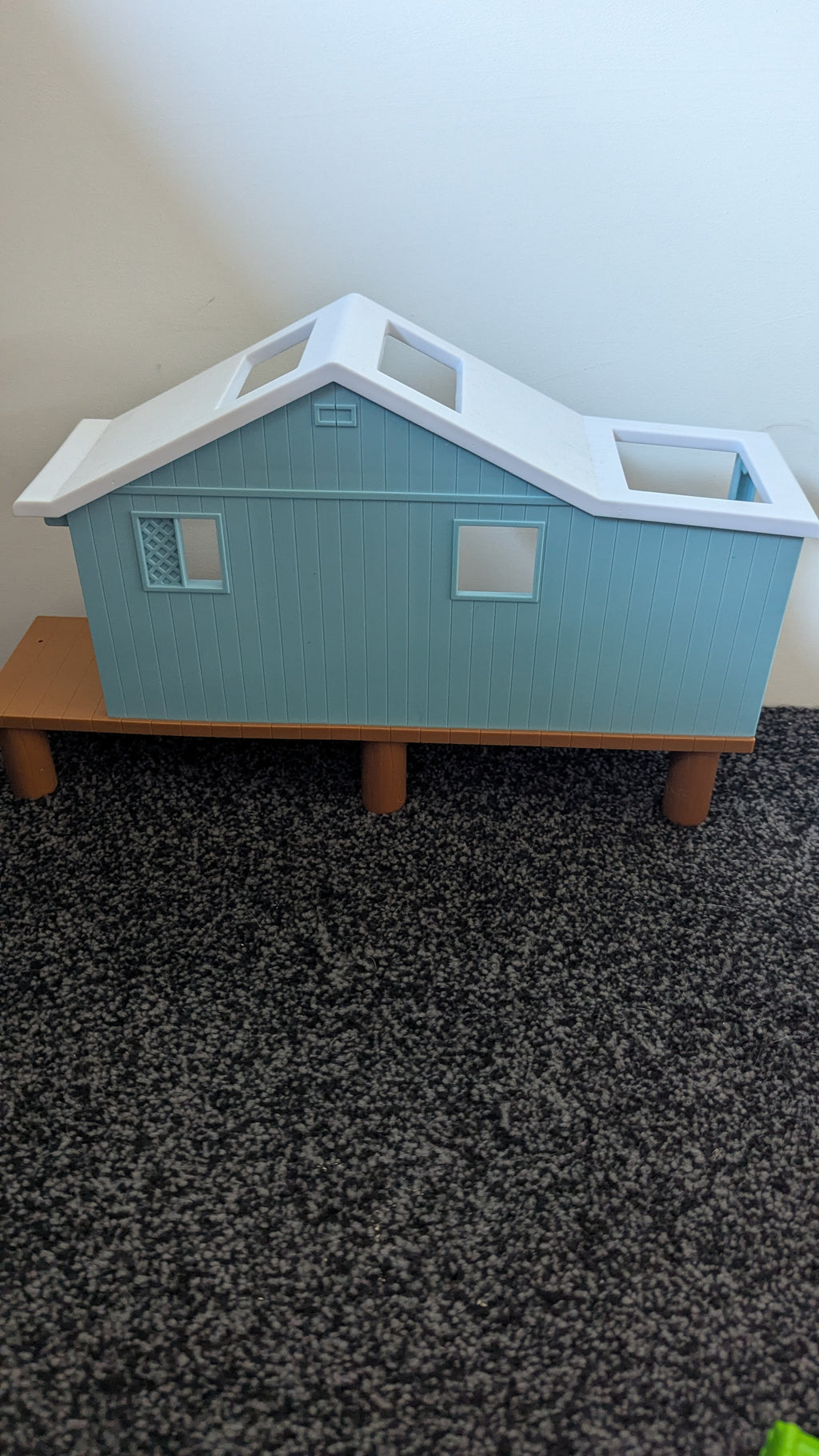 Bluey's Beach Cabin Playset With Characters
