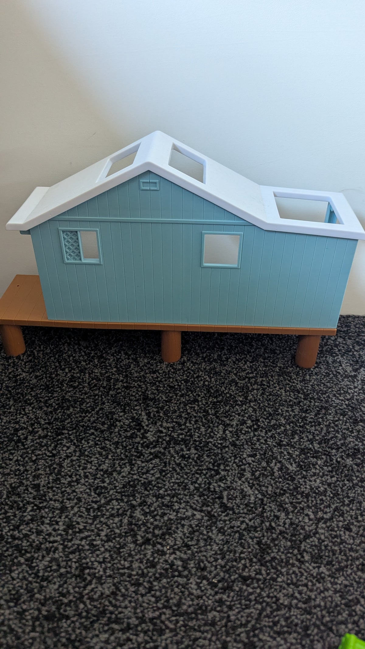 Bluey's Beach Cabin Playset With Characters