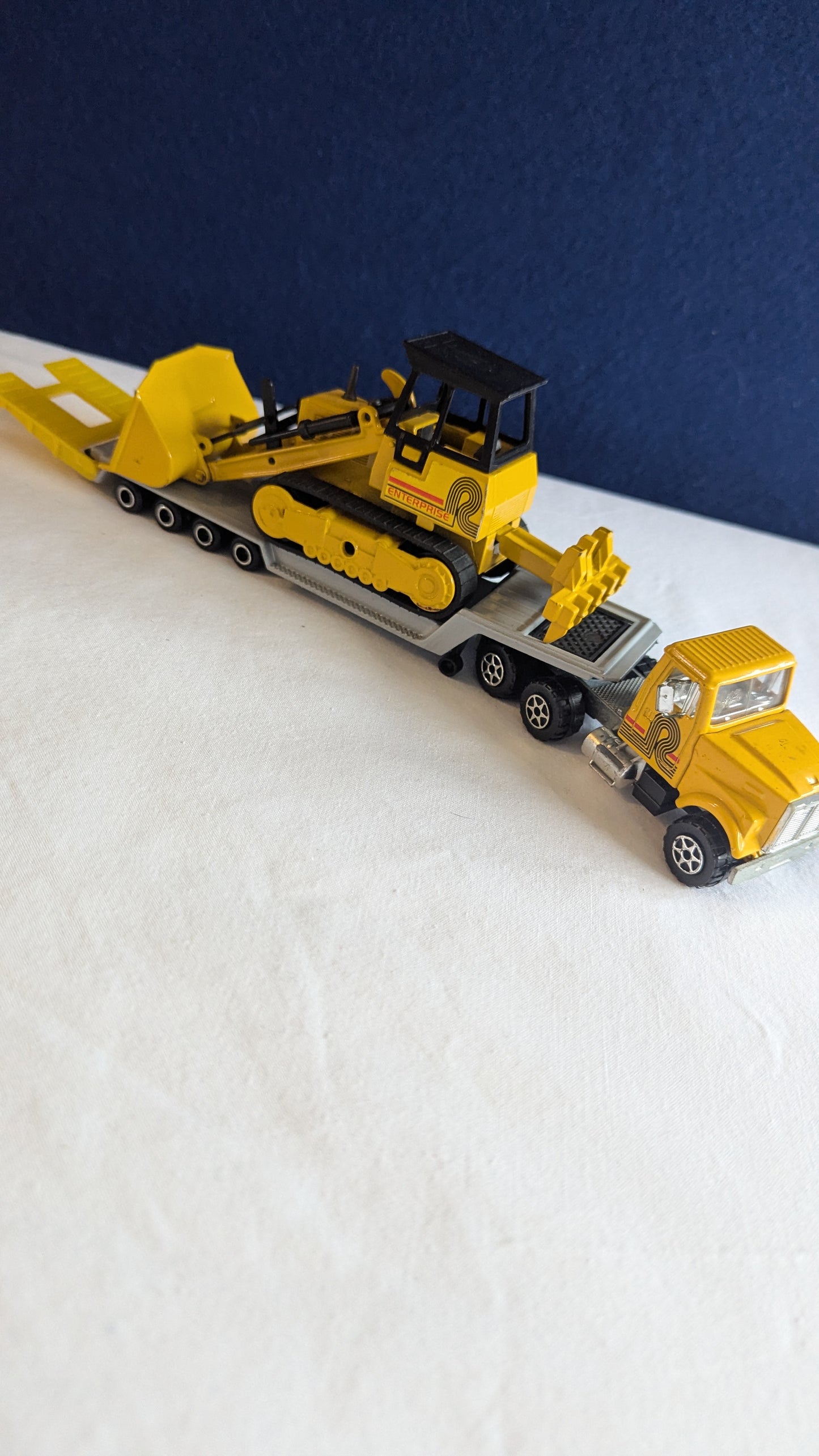 Majorette 3097 1:60 Diecast Super Movers Bulldozer & Transporter