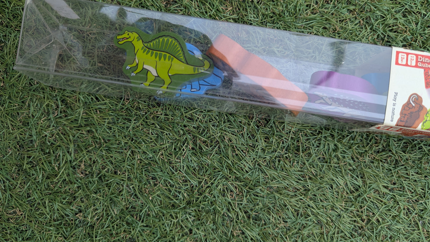 E0910 Roaming Dinosaurs