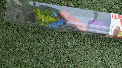 E0910 Roaming Dinosaurs