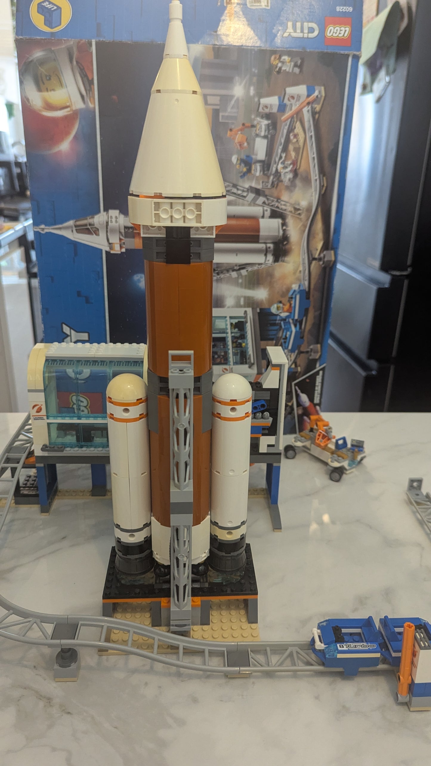 Lego City 60228 Deep Space Rocket and Launch Control