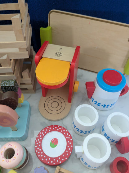 Selection of Wooden Food, Utensils & Accessories