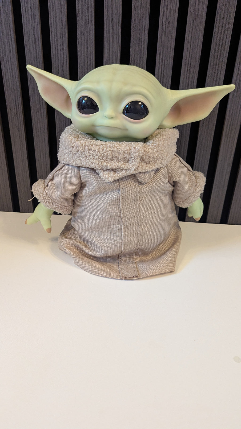 Star Wars The Mandalorian GWD85 Grogu Plush (Plastic Faced)