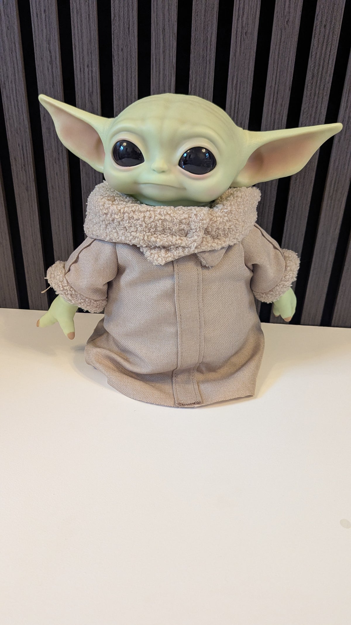 Star Wars The Mandalorian GWD85 Grogu Plush (Plastic Faced)