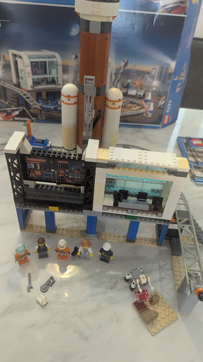 Lego City 60228 Deep Space Rocket and Launch Control