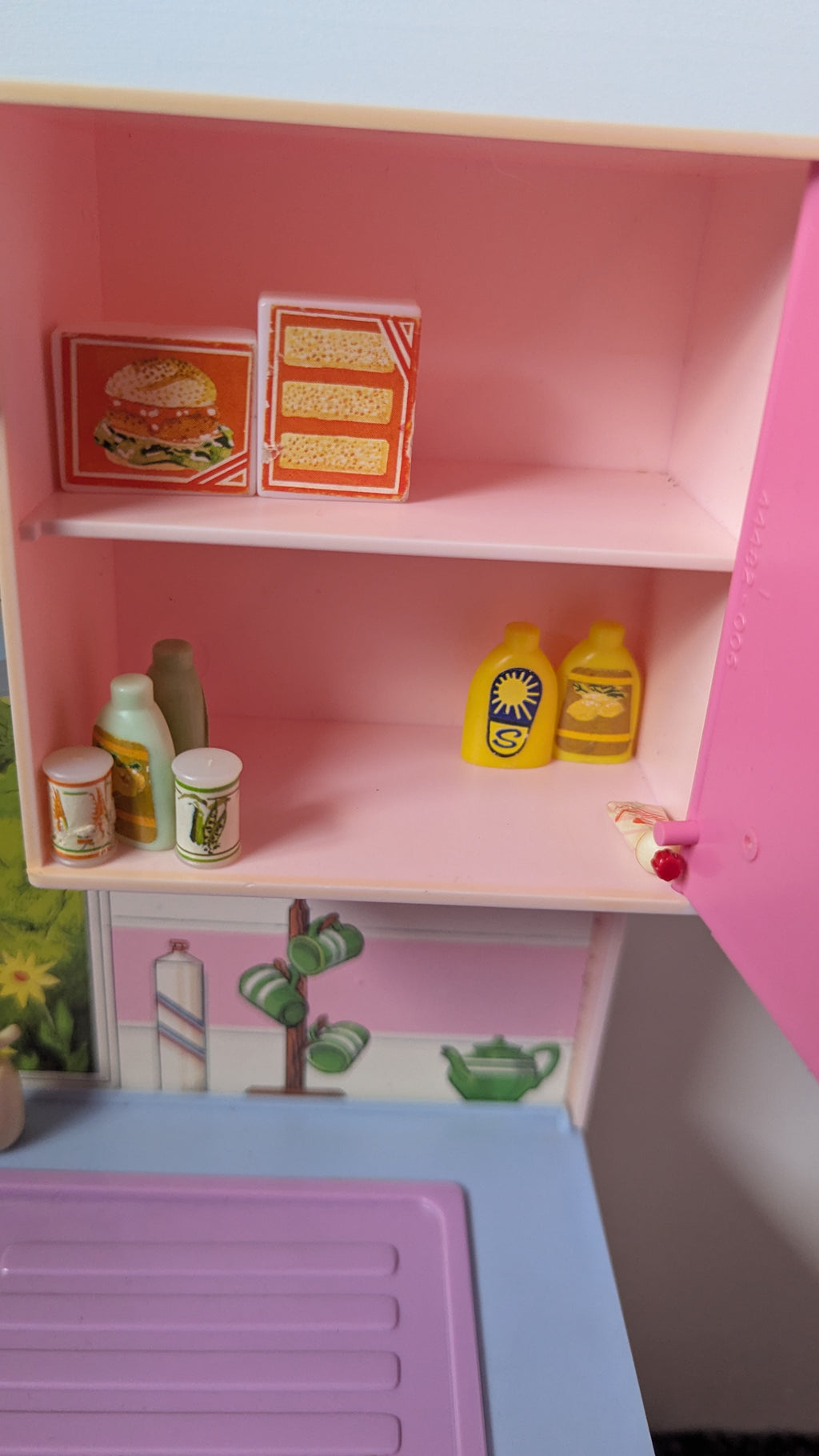 Vintage Sindy Kitchen, Cooker, Fridge & Accessories